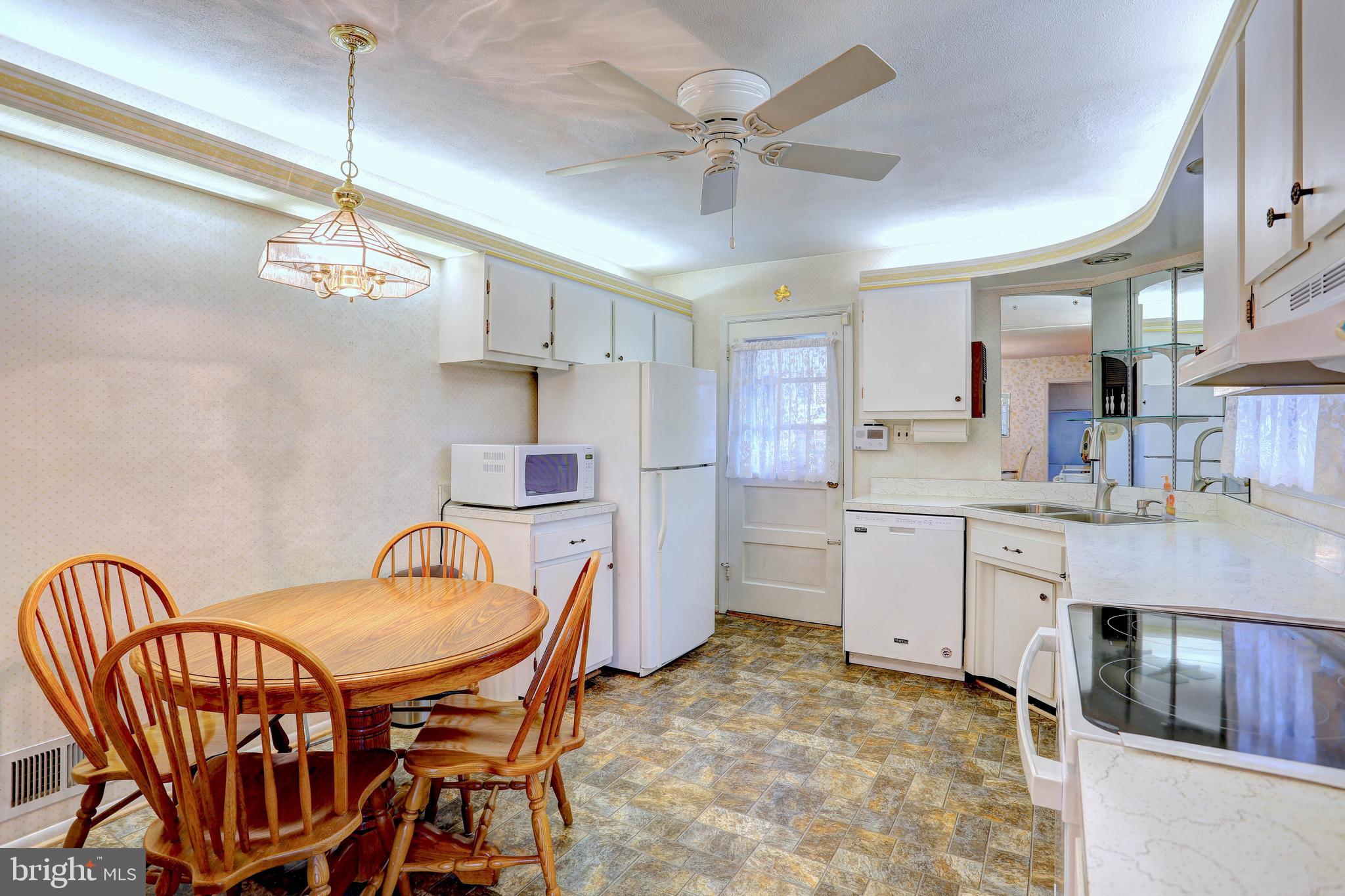 CALVERTON - Residential