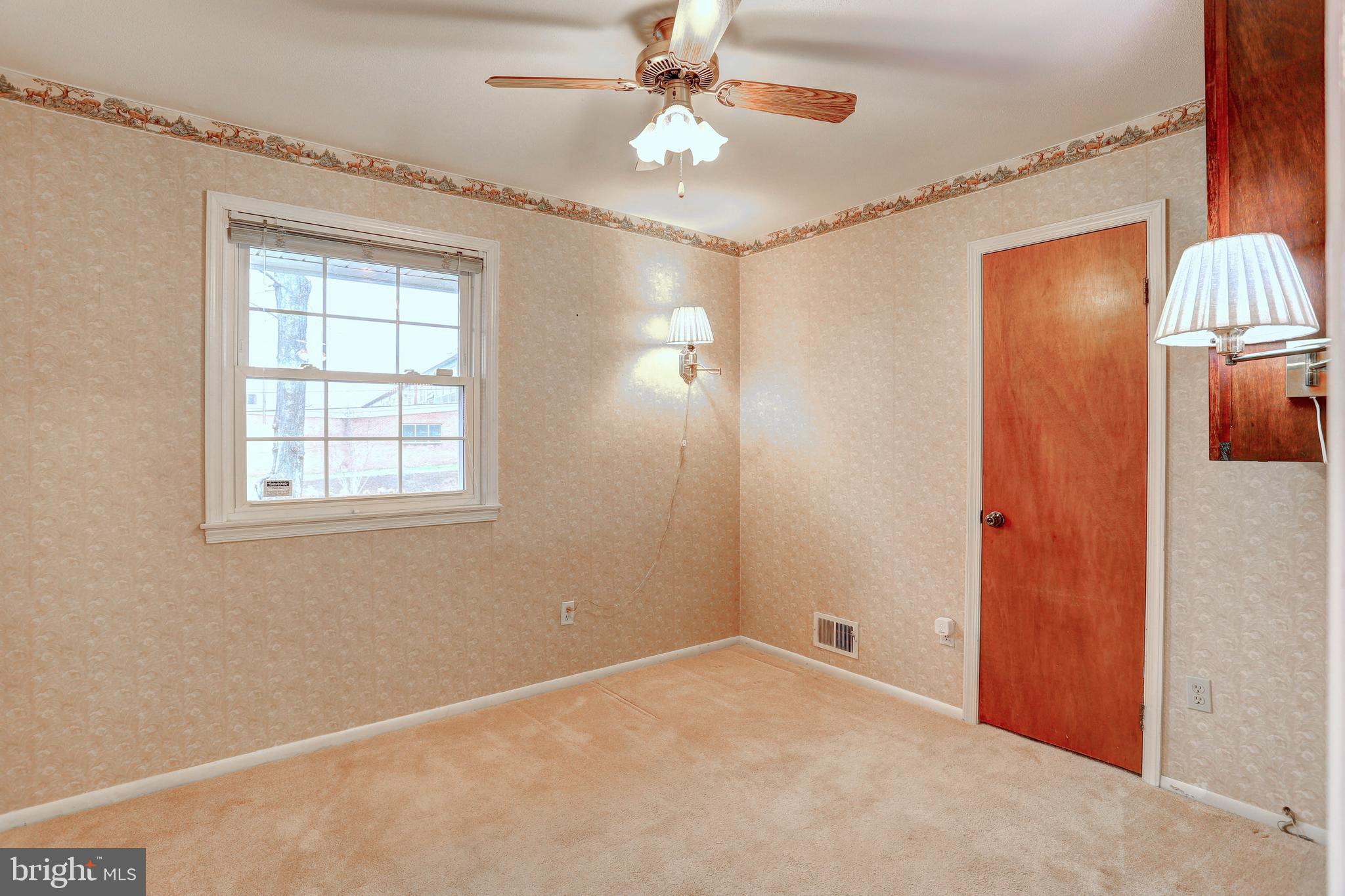 CALVERTON - Residential