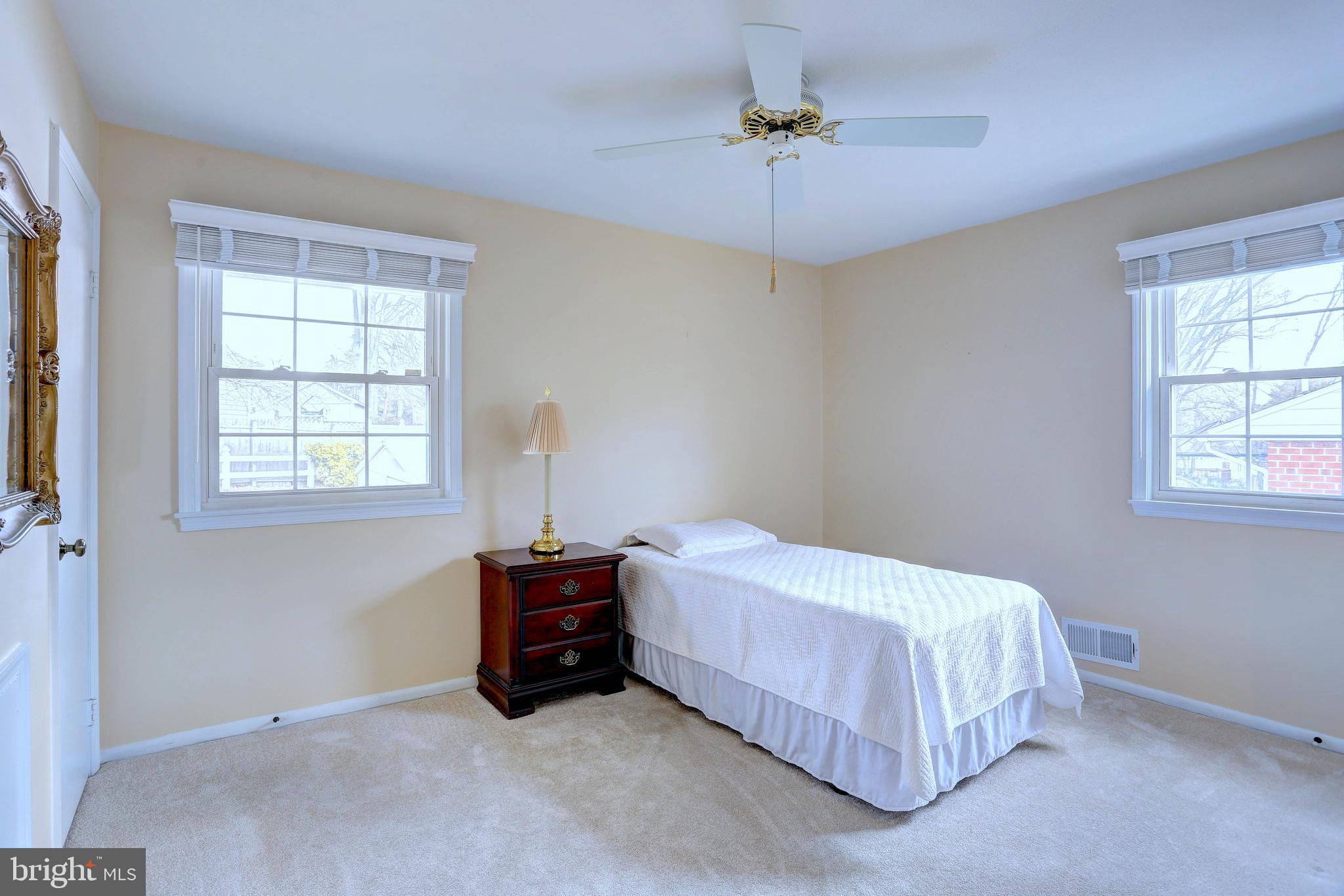 CALVERTON - Residential