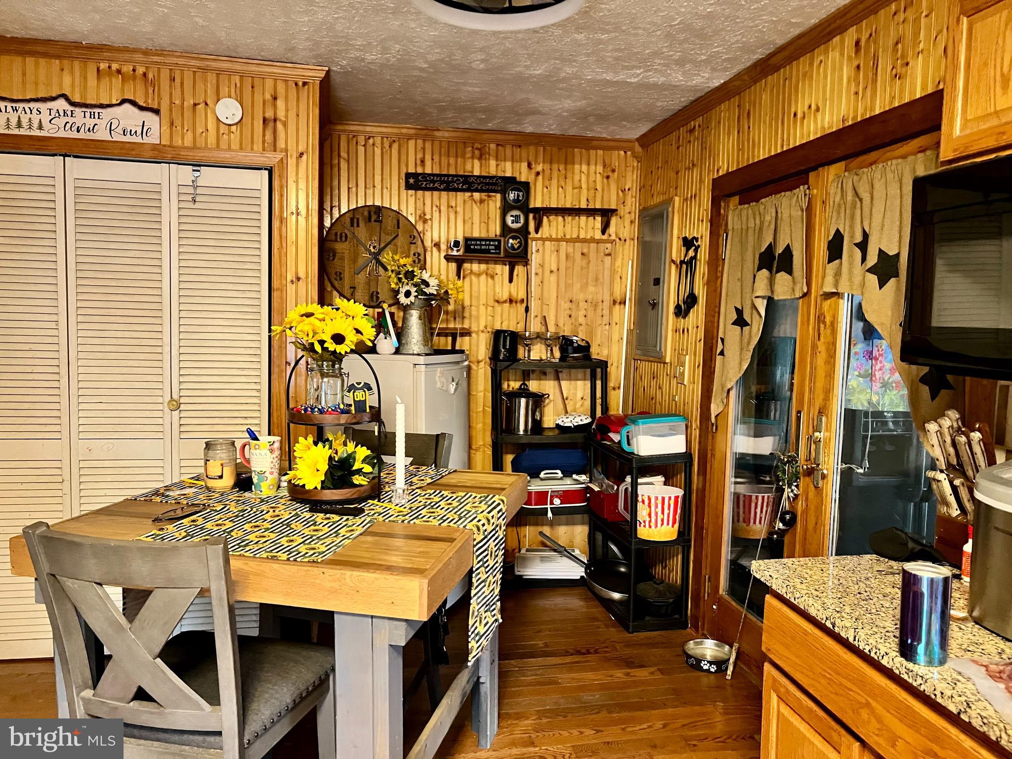 276 FOREST VIEW