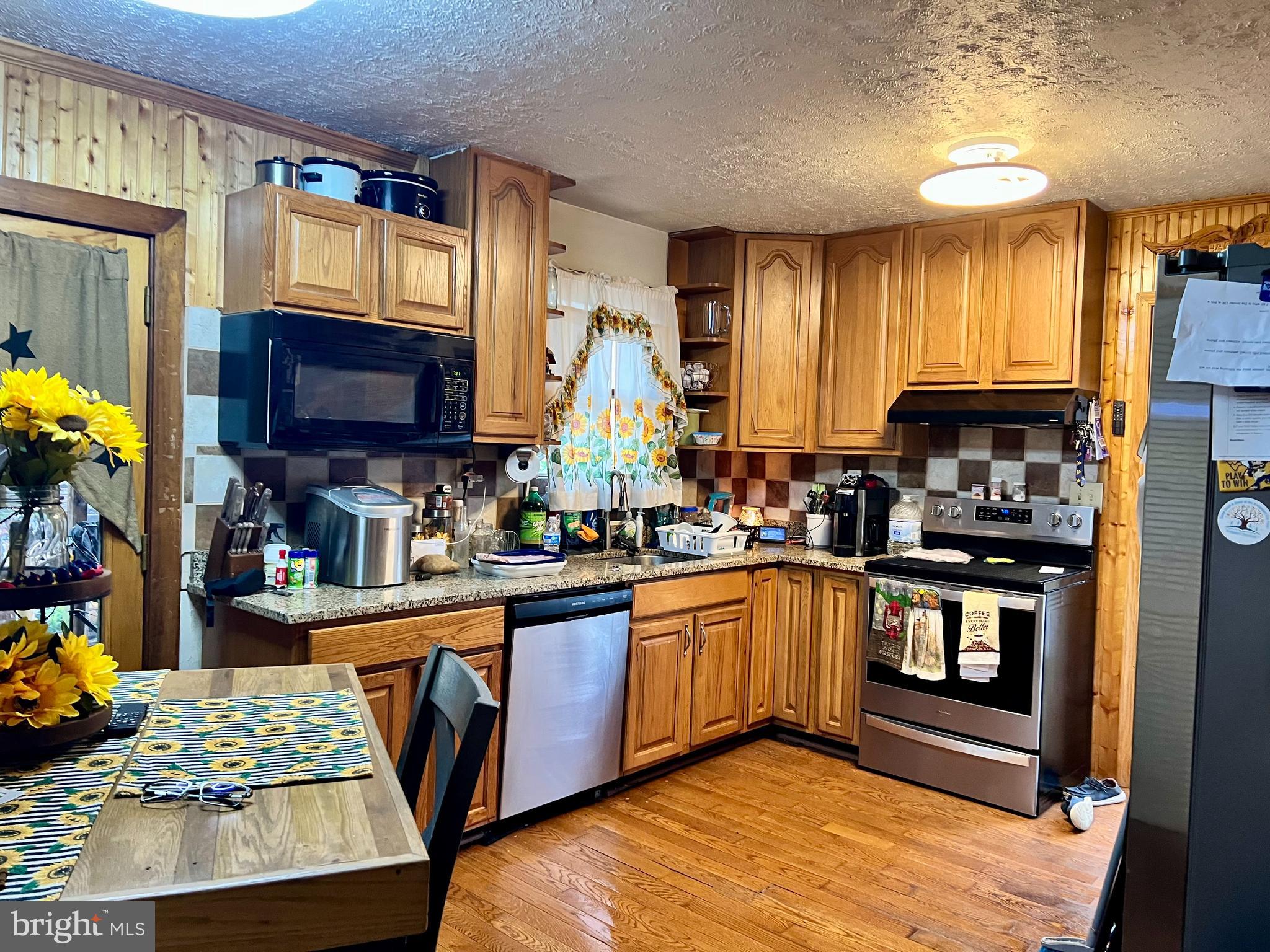276 FOREST VIEW