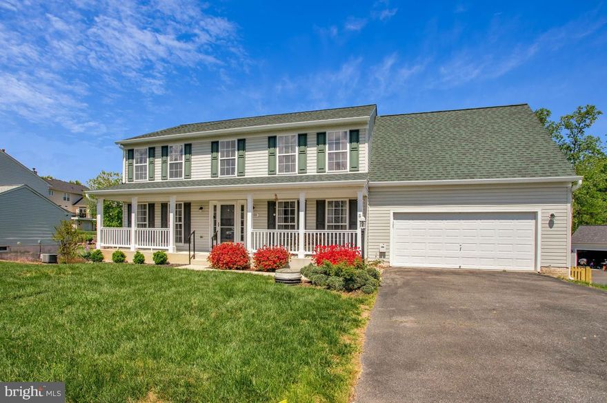 This 5-bedroom, 3.5-bath home is located in the highly sought-after Richfield Station neighborhood. Residents enjoy access to exceptional community amenities, including playgrounds, scenic walking trails, sports courts, and more—all within a welcoming, well-maintained setting. Conveniently situated near shopping, schools, and major commuter routes, this home offers both comfort and accessibility. Don’t miss your chance to make this property your own.