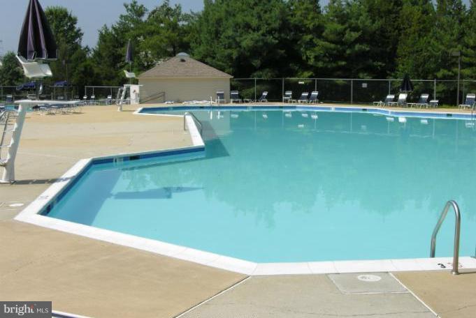 TIERS OF MANCHESTER LAKES - Residential Lease