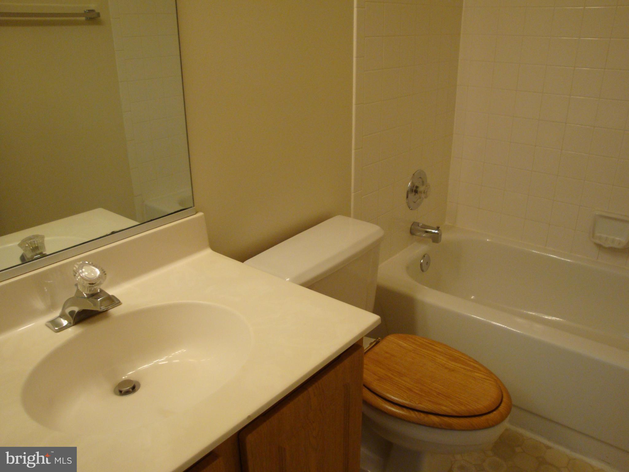 TIERS OF MANCHESTER LAKES - Residential Lease