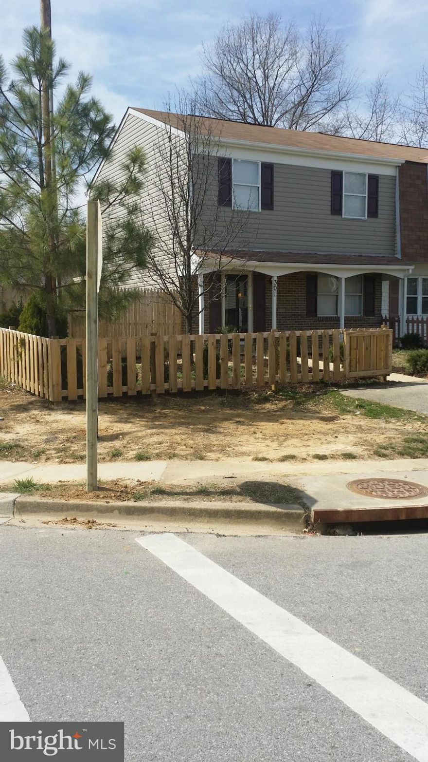 Beautiful End Unit Townhouse in La Plata you have to see.  Newly renovated...Granite Counter Tops, SS Appliances, Beverage/Wine Cooler, New Heat Pump,  New Siding, New Privacy fencing, New light fixtures, New bath fixtures, New carpet, New Pergola and more.  Close to restaurants, shopping, hospital and town events...easy commute to DC, Andrews, Indian Head, Pax River. Home Warranty Included!