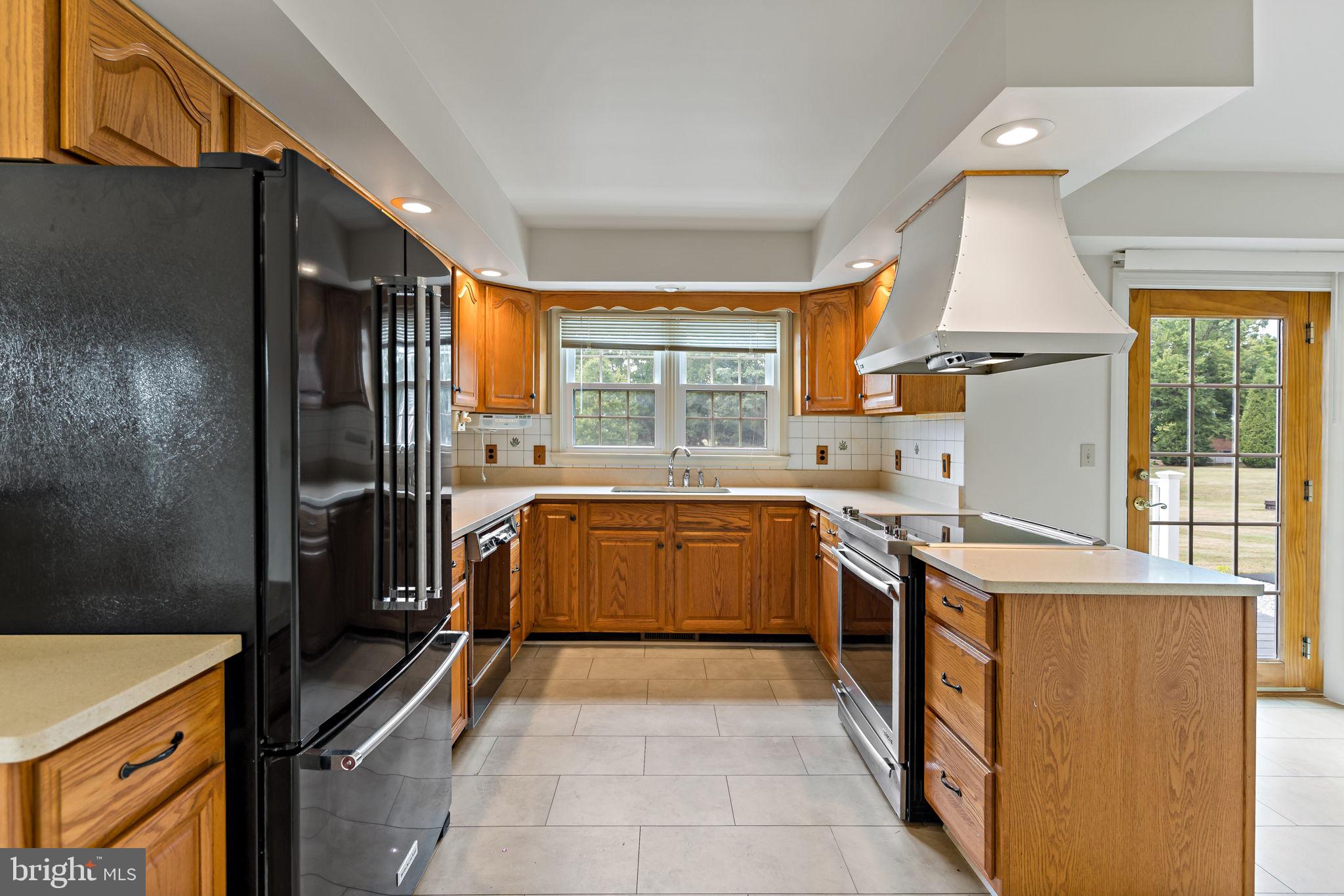 HOLLIS MANOR - Residential