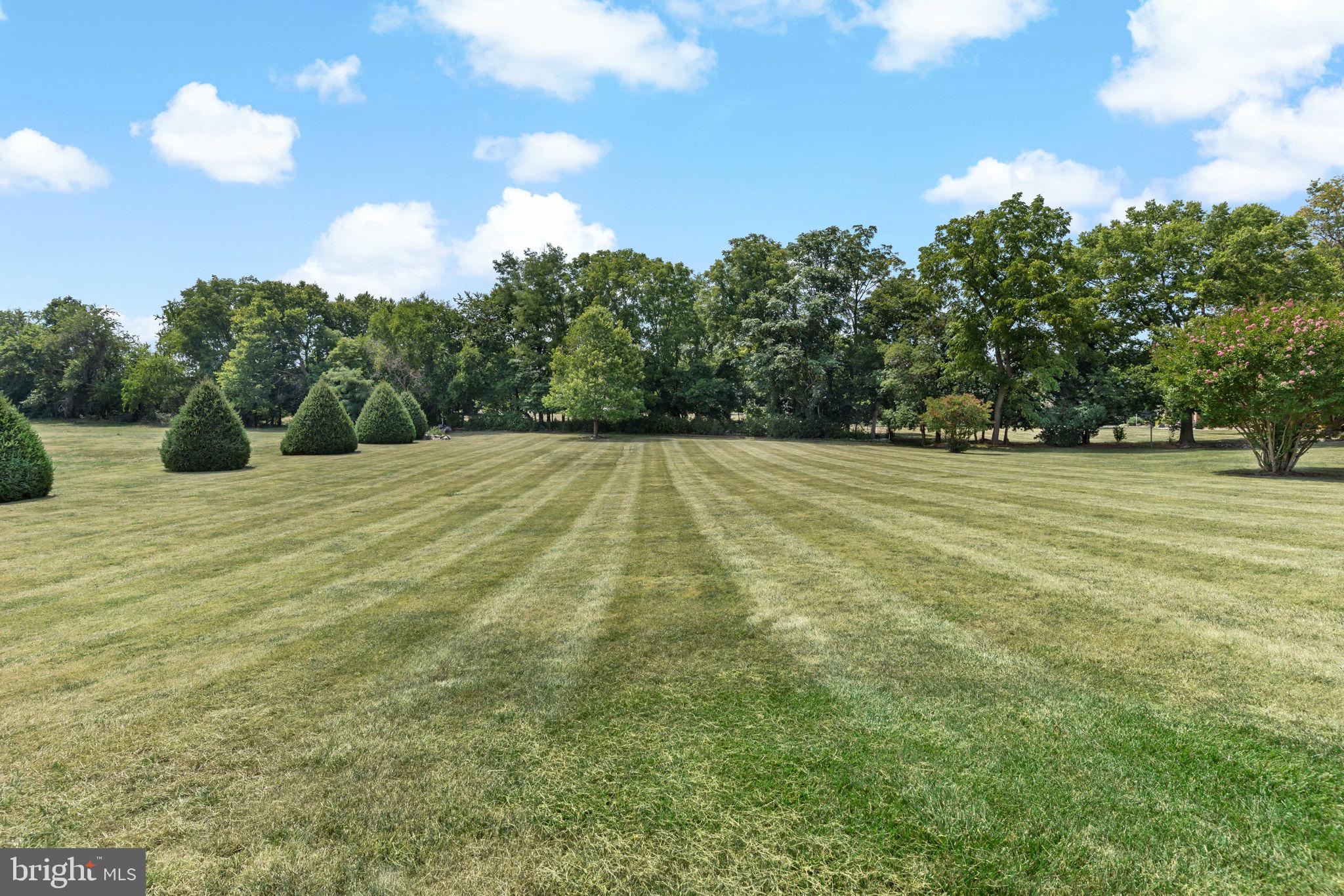 HOLLIS MANOR - Residential