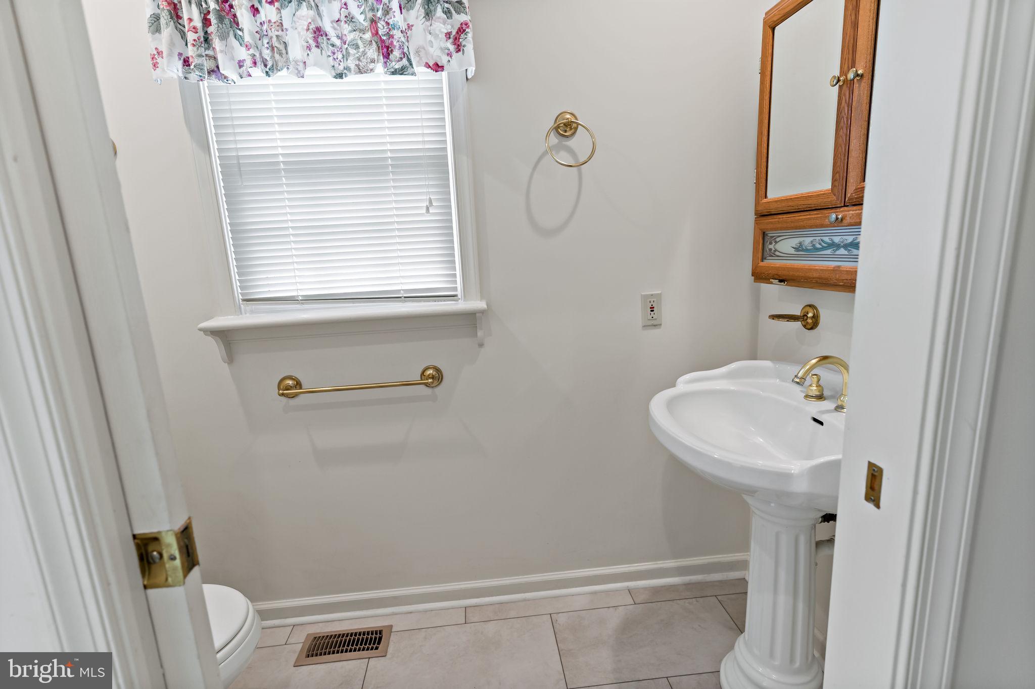 HOLLIS MANOR - Residential