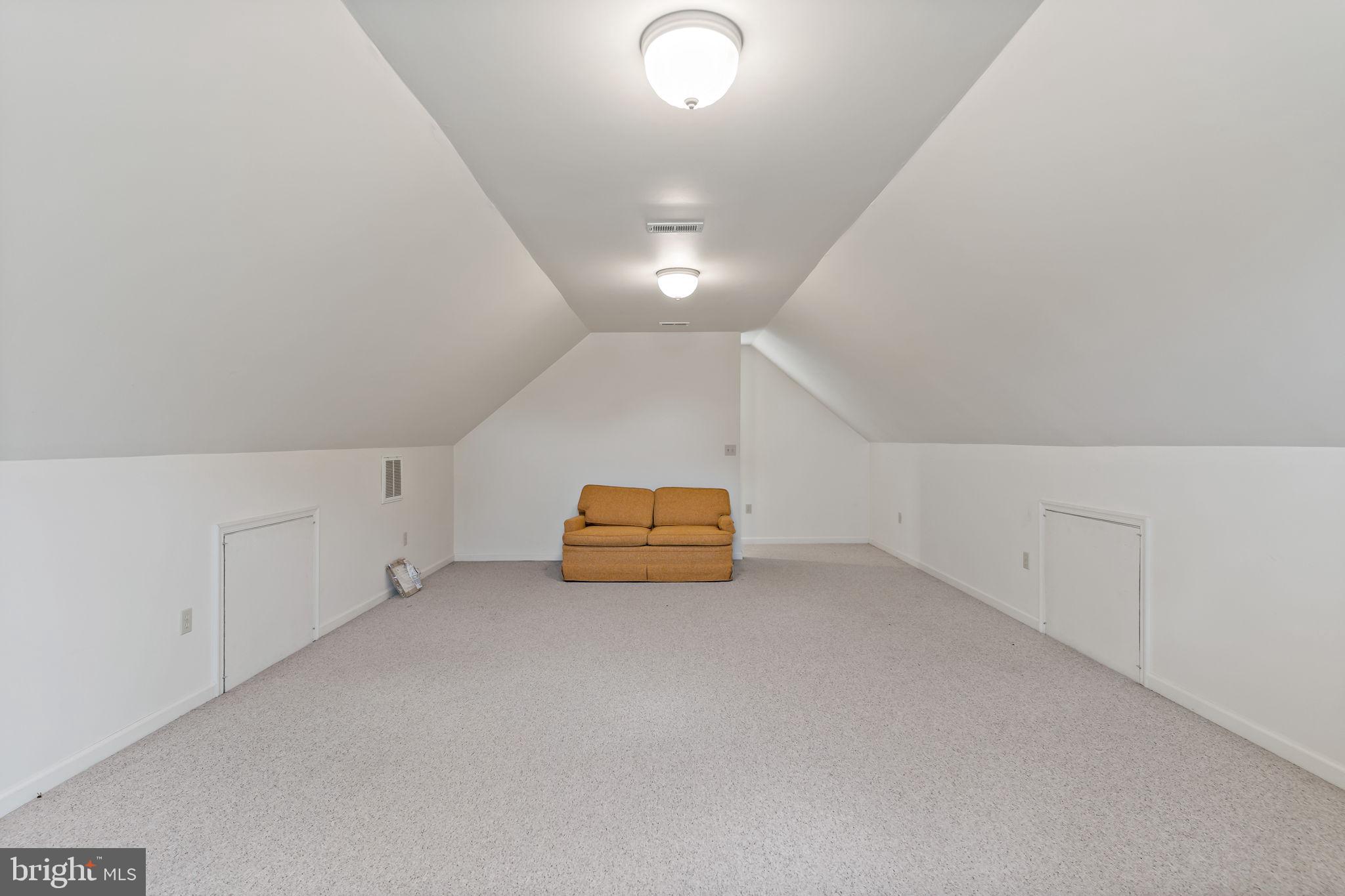 HOLLIS MANOR - Residential