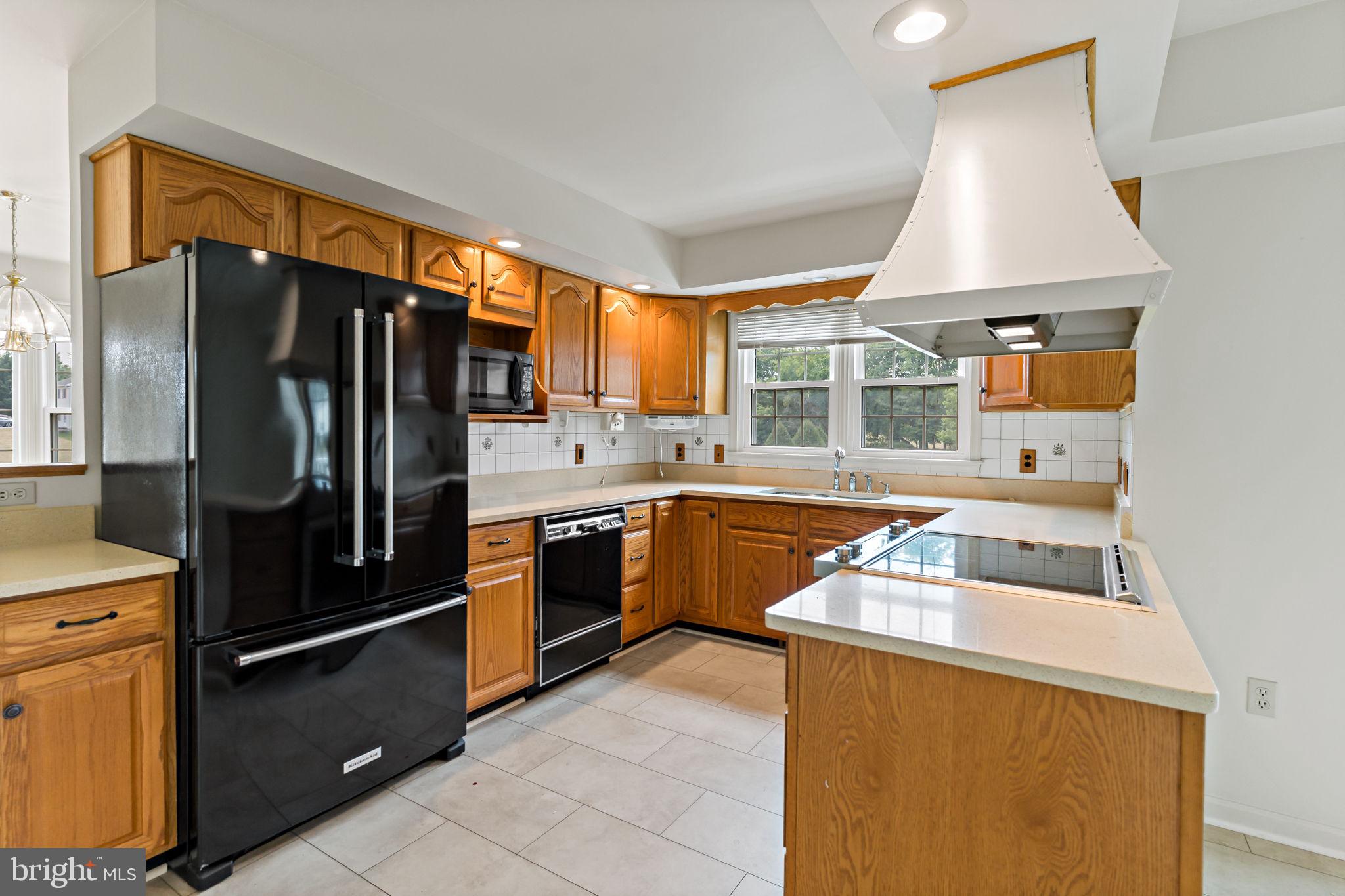 HOLLIS MANOR - Residential