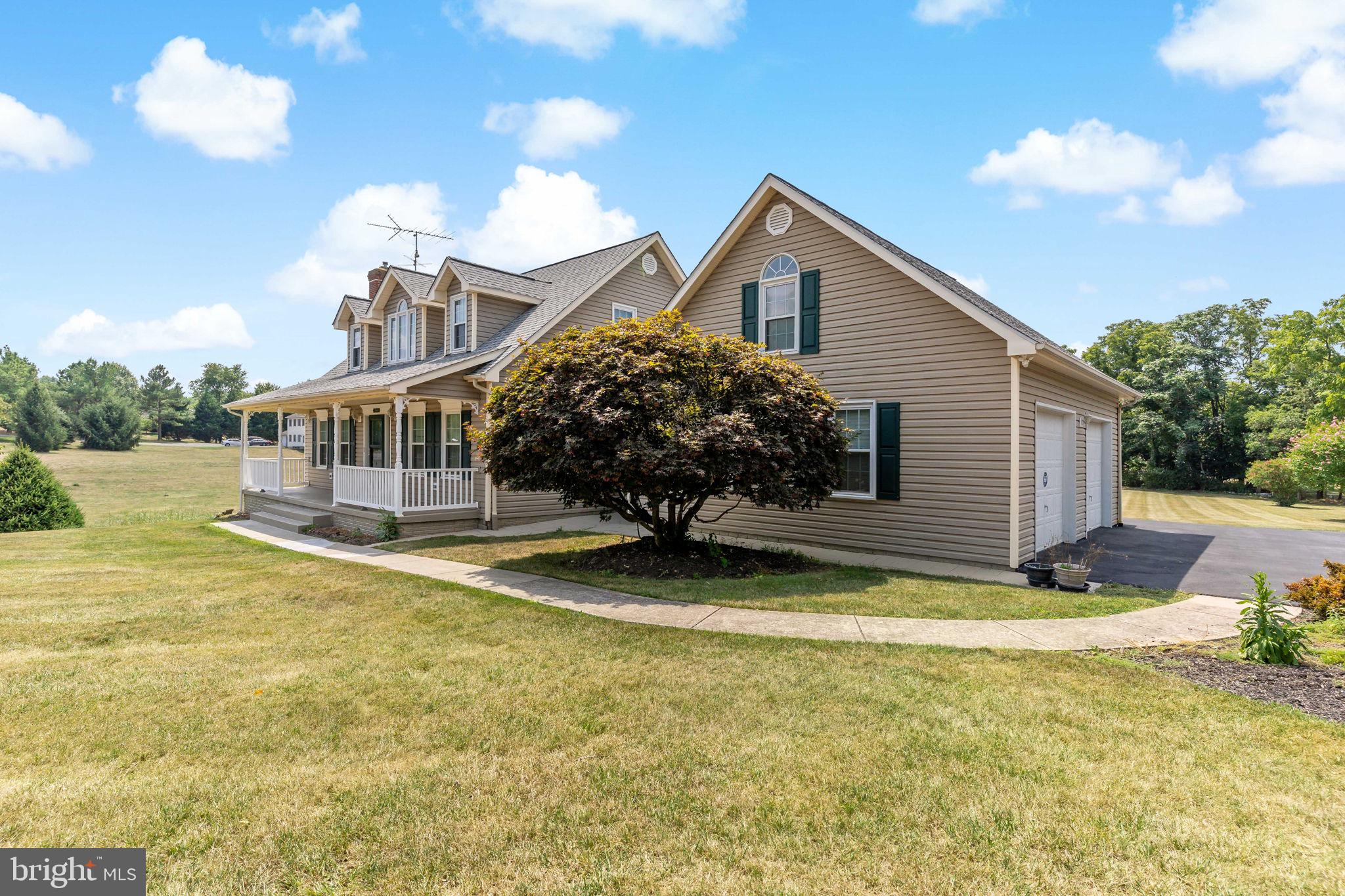 HOLLIS MANOR - Residential