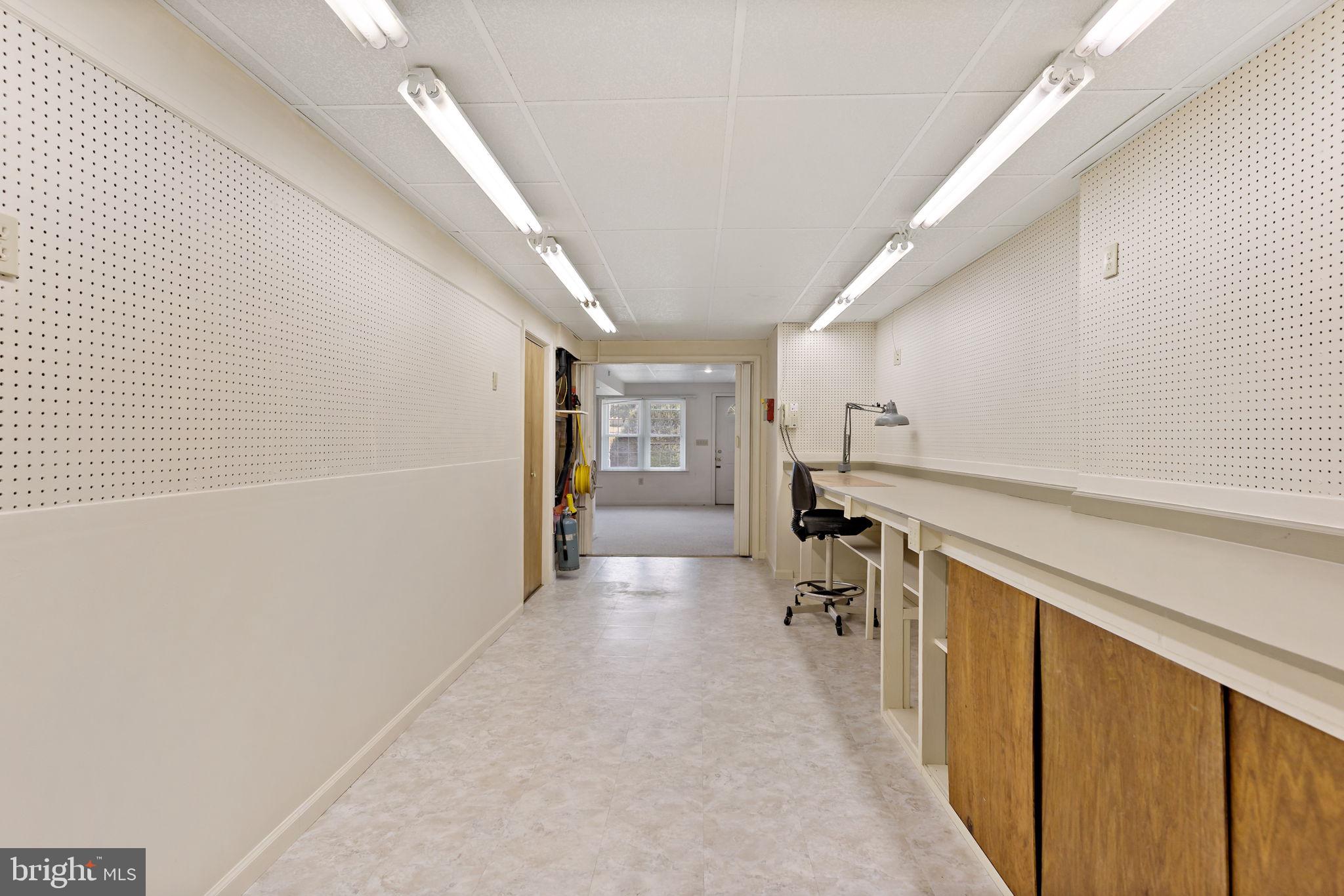 HOLLIS MANOR - Residential