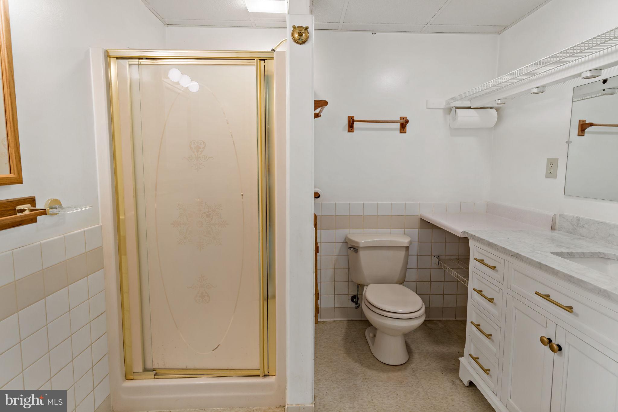 HOLLIS MANOR - Residential