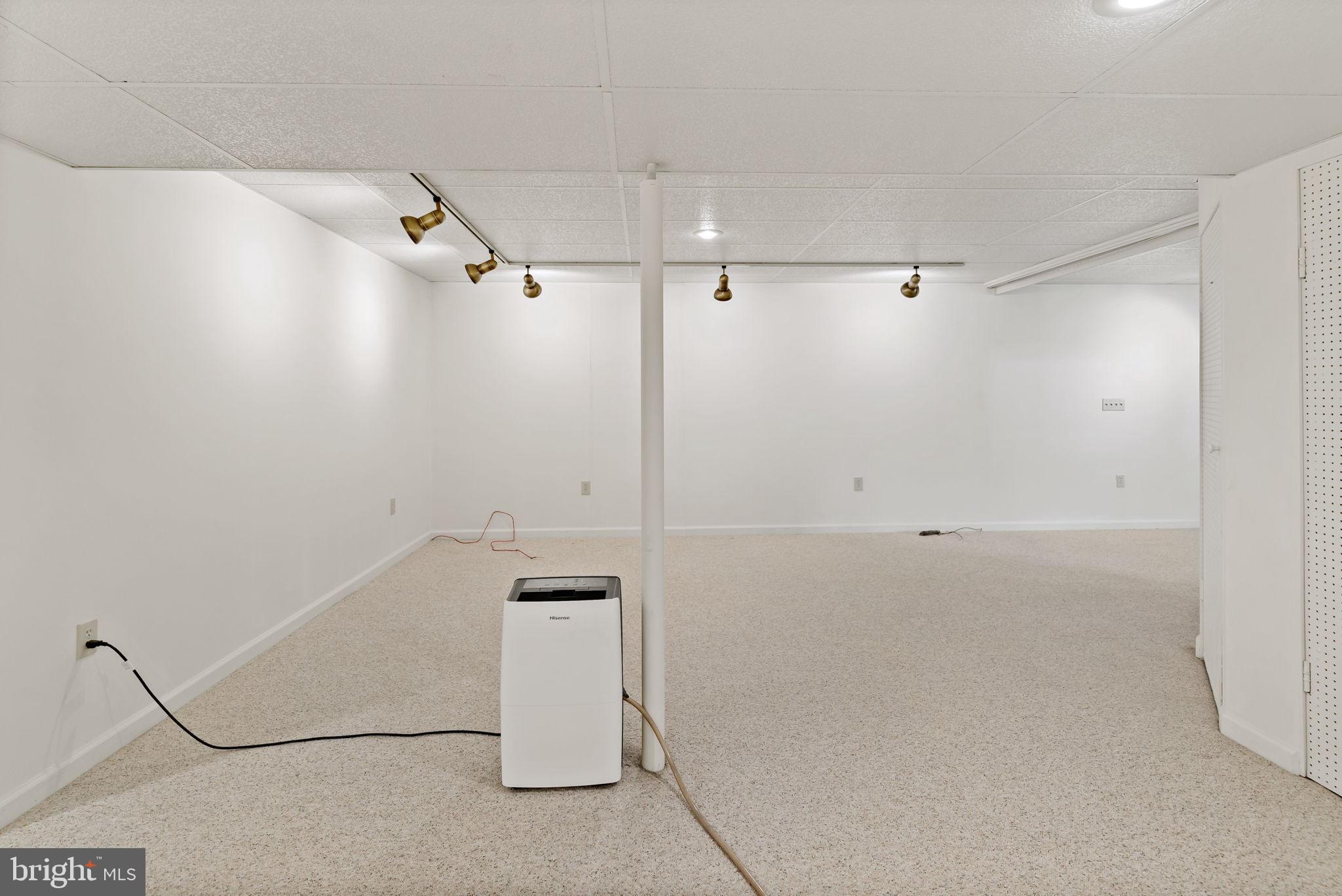 HOLLIS MANOR - Residential