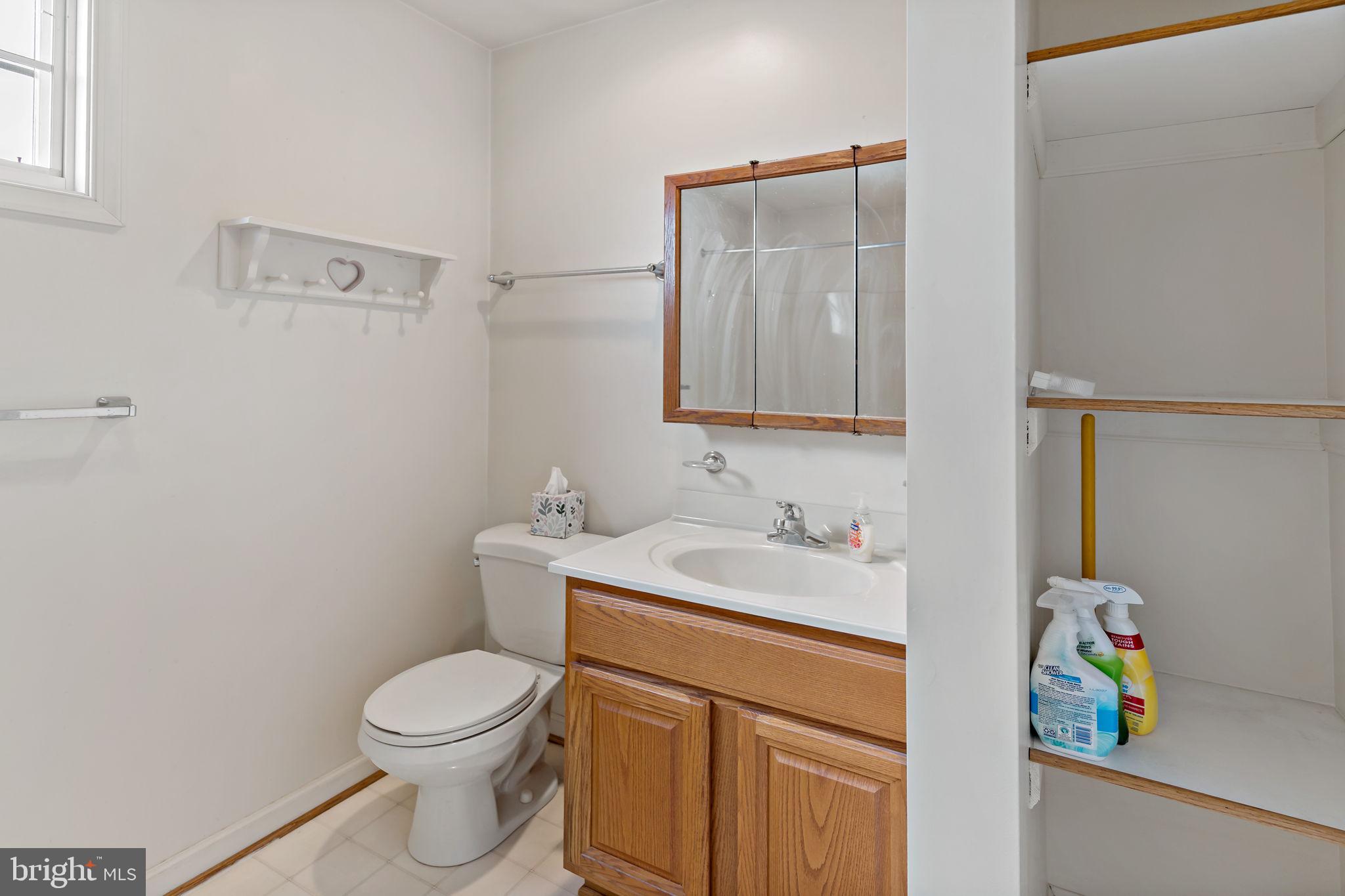 HOLLIS MANOR - Residential