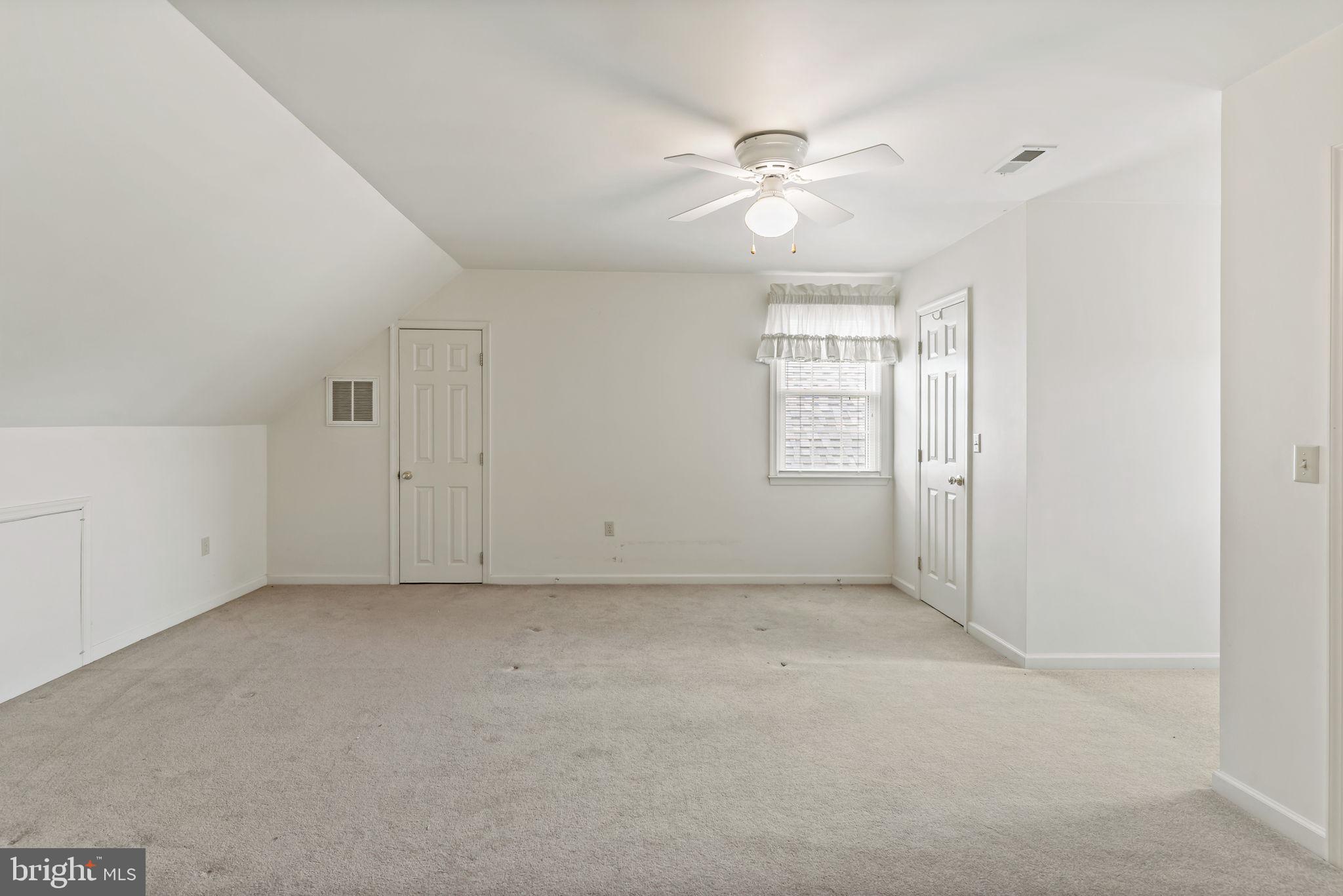 HOLLIS MANOR - Residential