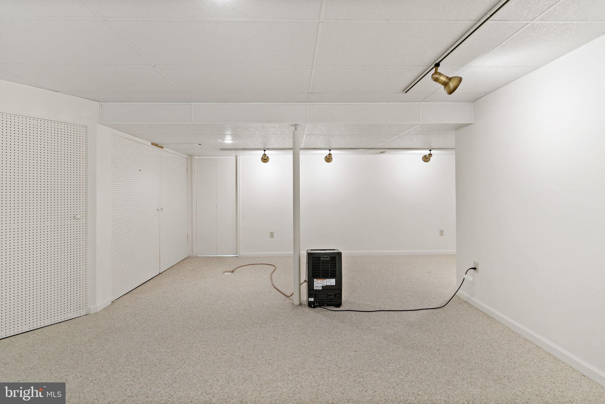 HOLLIS MANOR - Residential