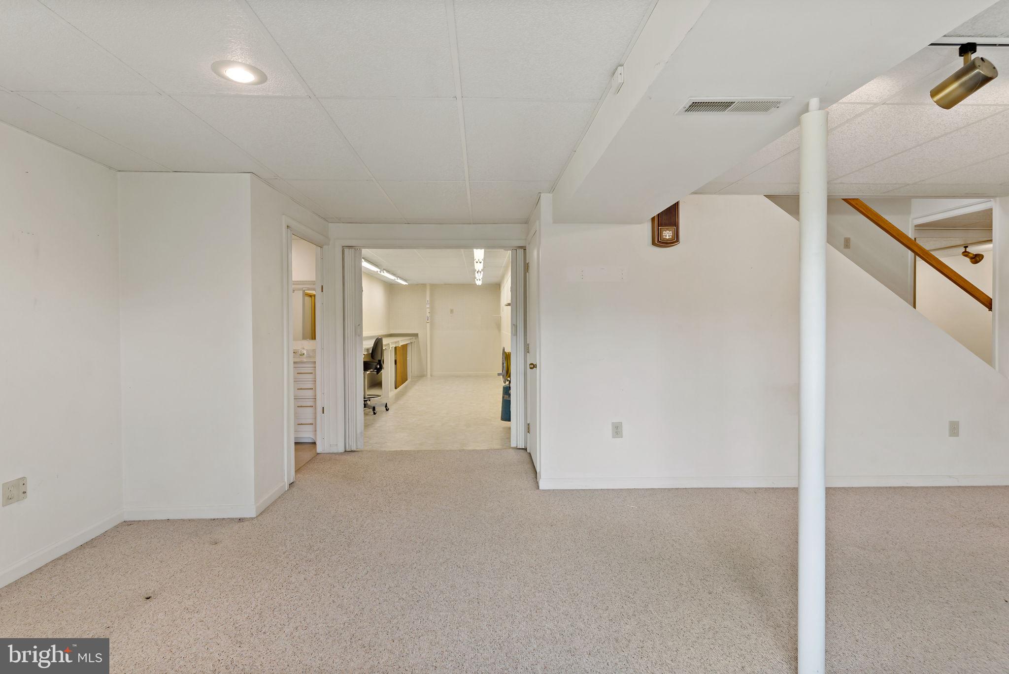 HOLLIS MANOR - Residential