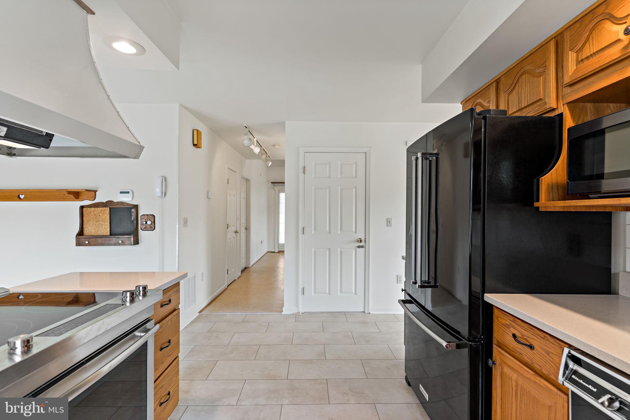 HOLLIS MANOR - Residential