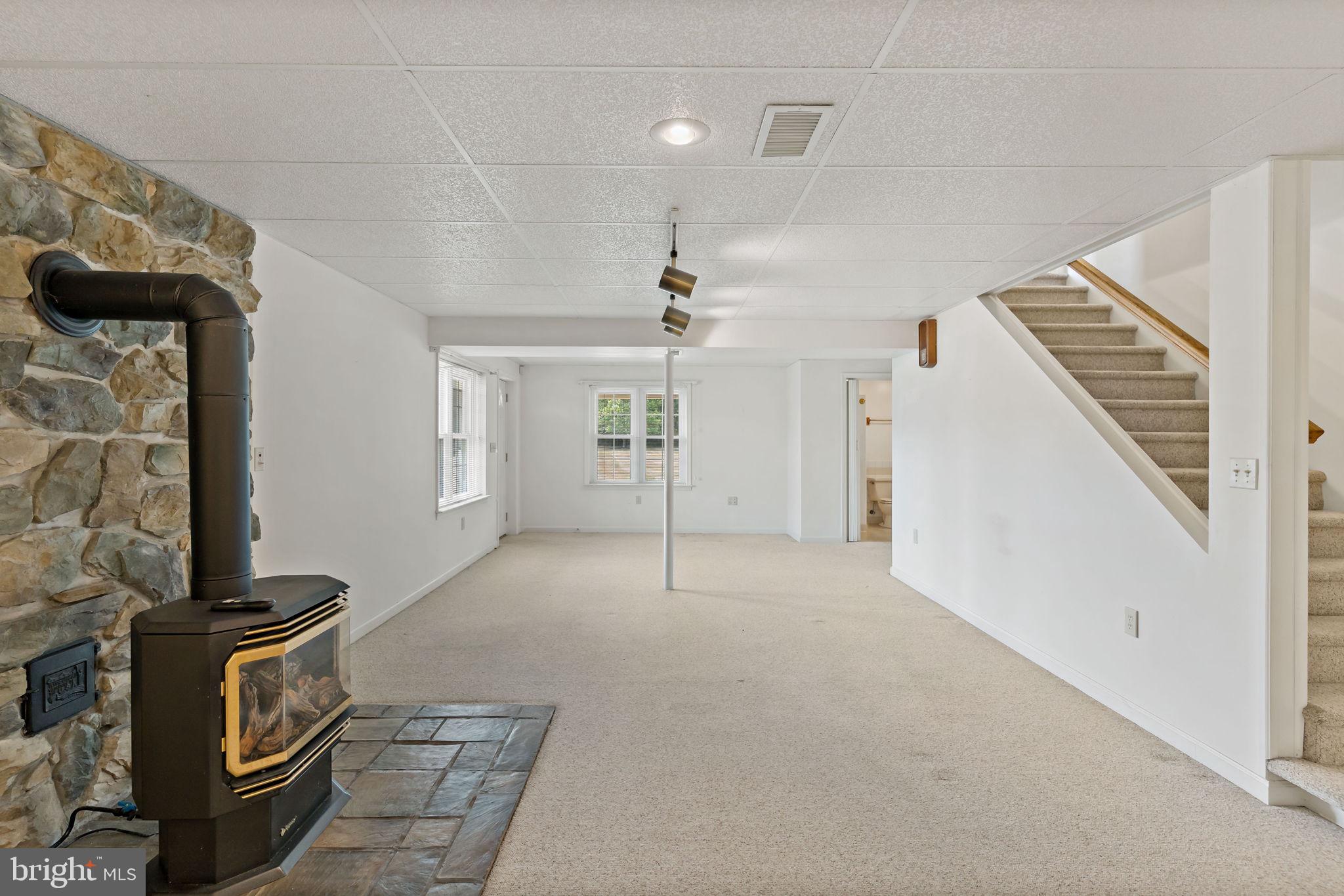 HOLLIS MANOR - Residential