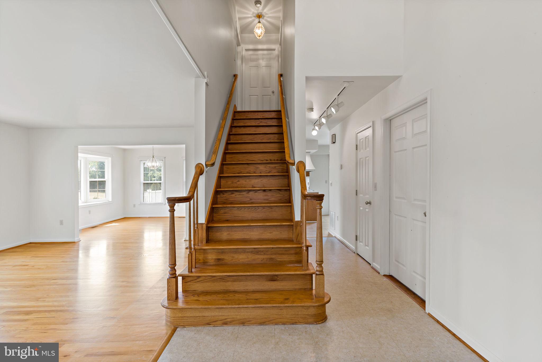 HOLLIS MANOR - Residential