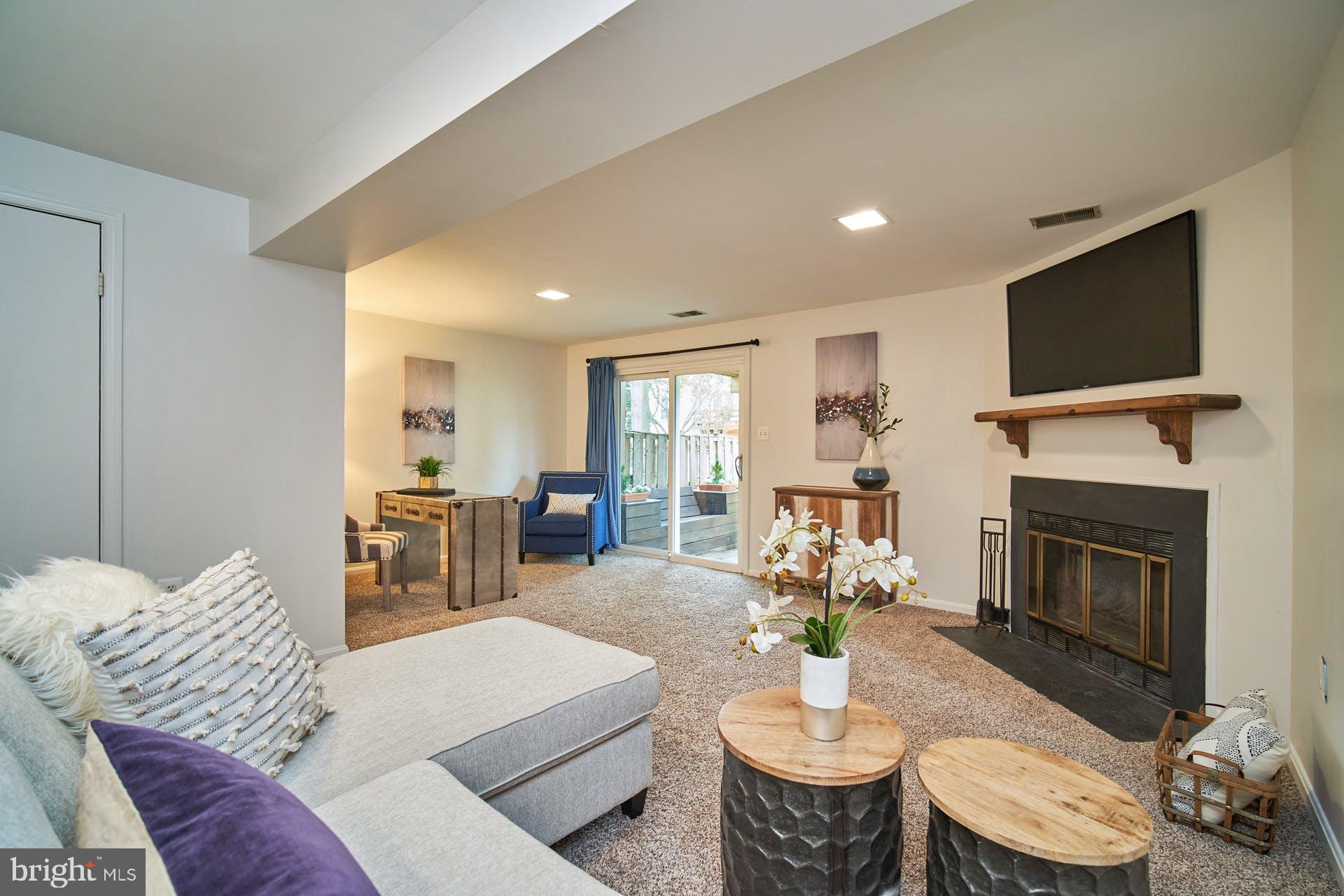 COLONY PARK - Residential