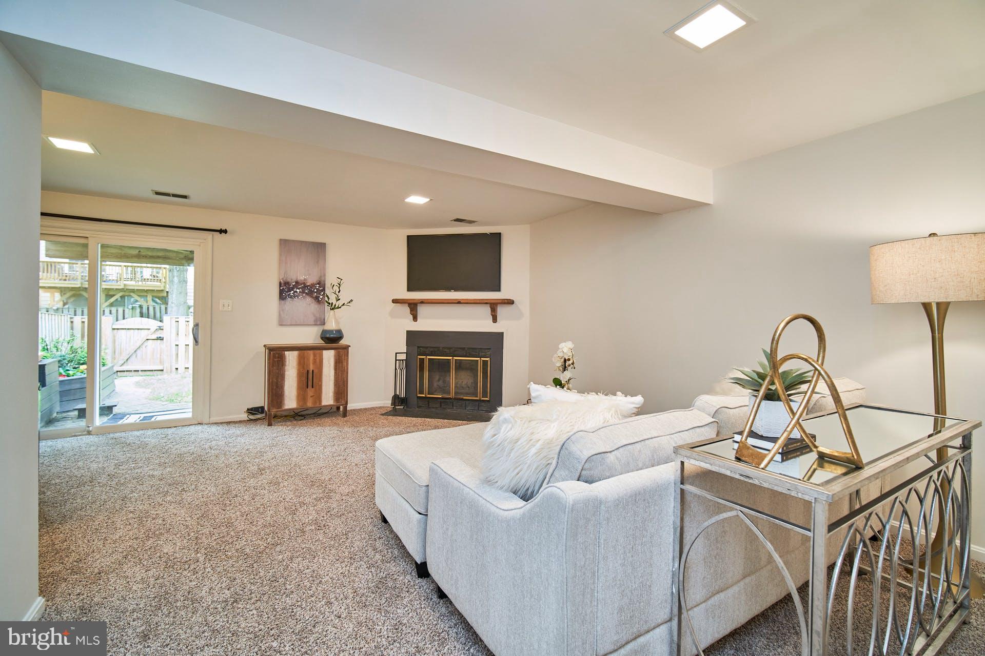 COLONY PARK - Residential