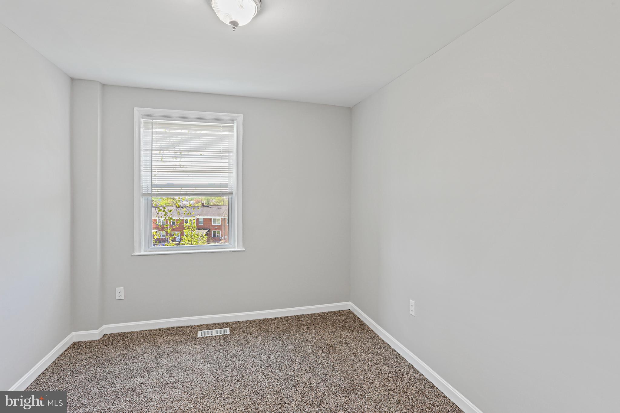 PERRING LOCH - Residential