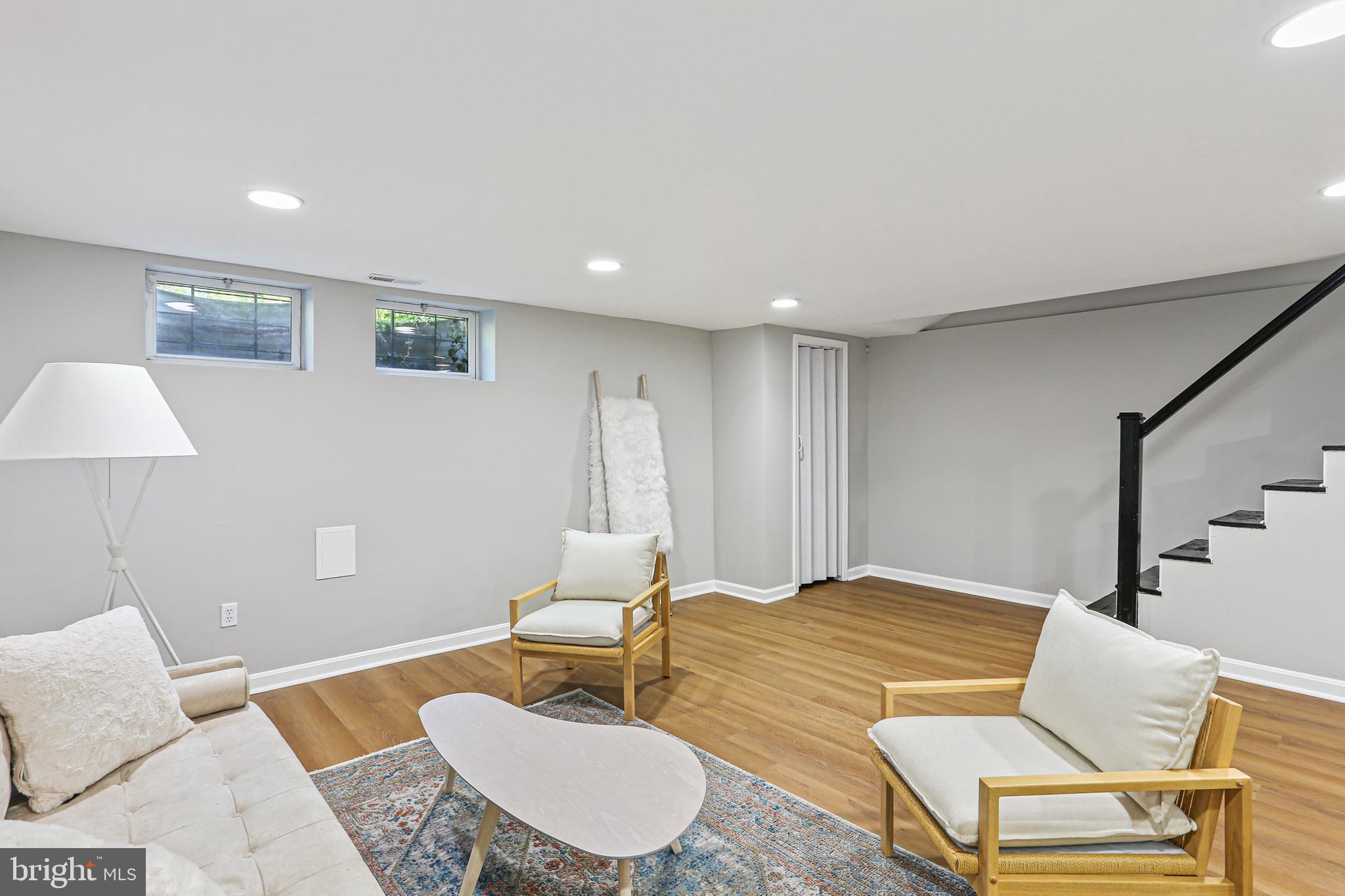 PERRING LOCH - Residential