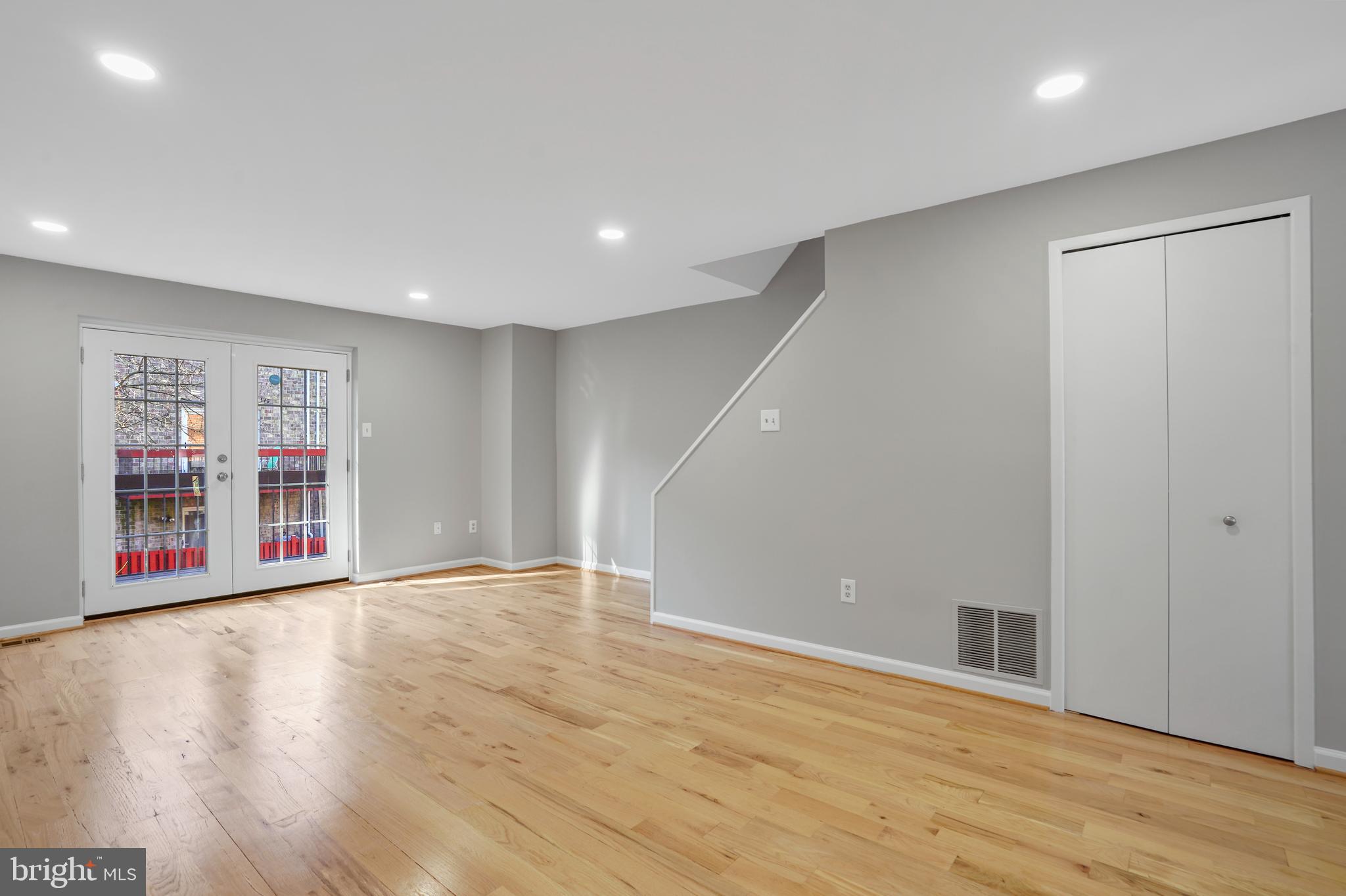 KINGS CONTRIVANCE - Residential