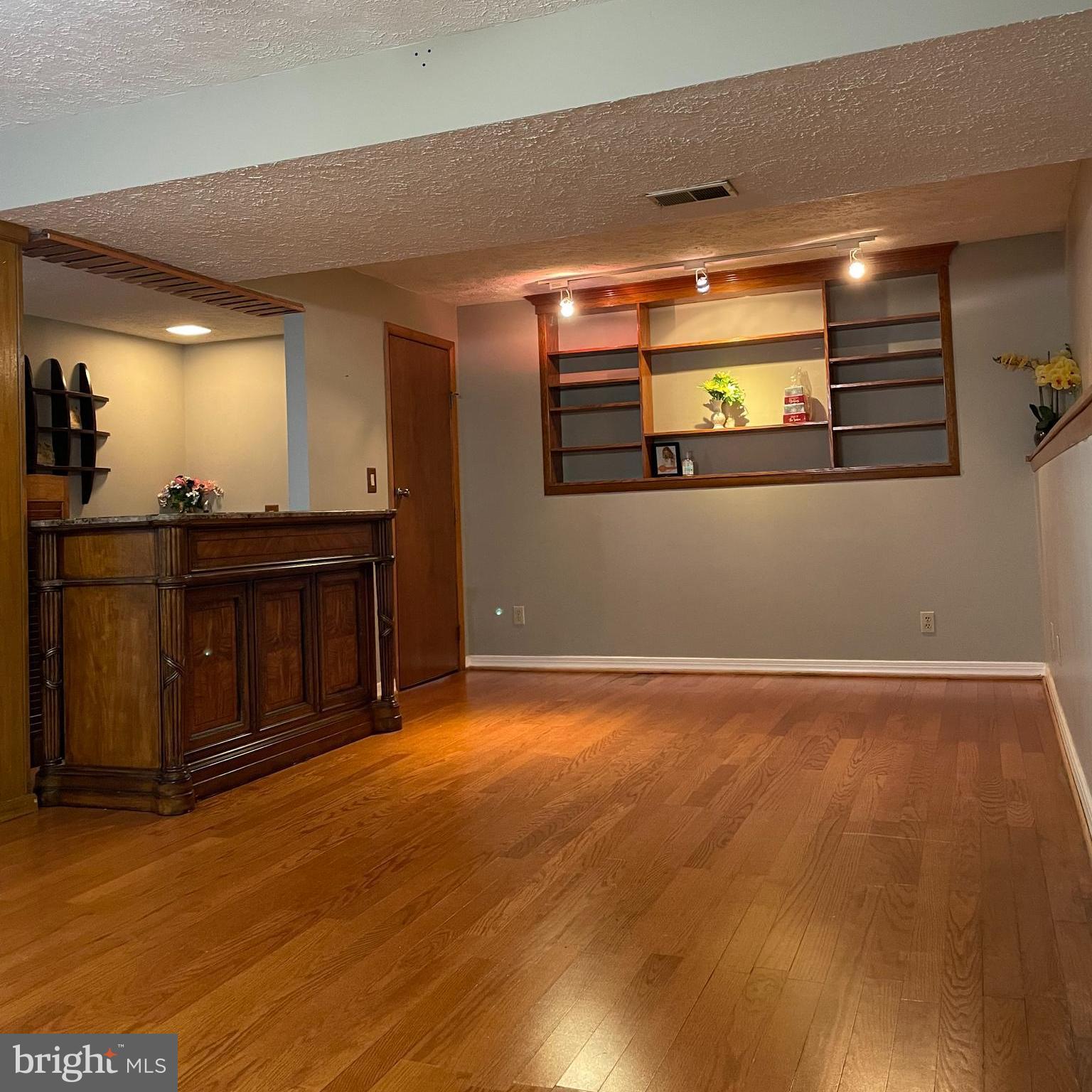 FAIRMONT - Residential