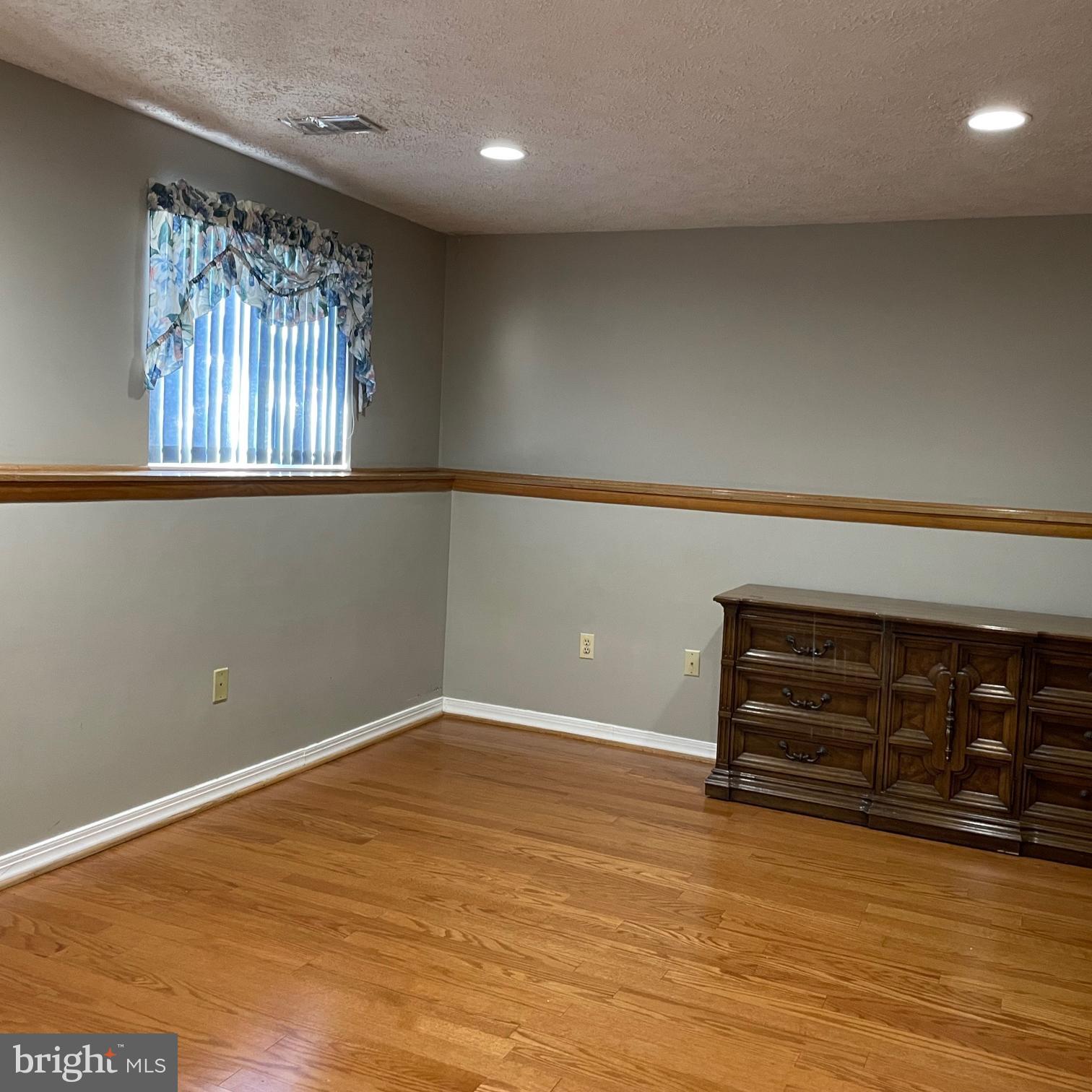 FAIRMONT - Residential