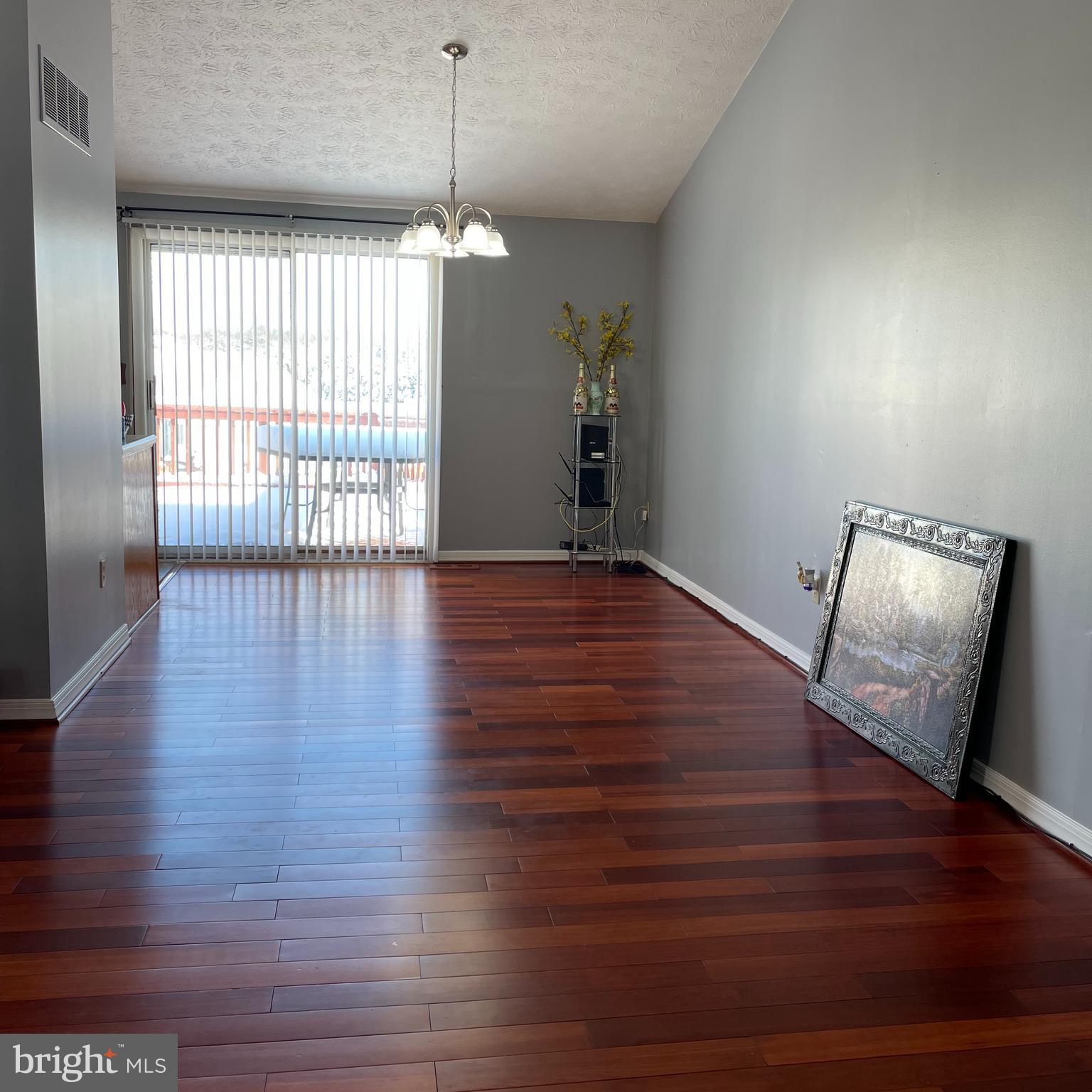 FAIRMONT - Residential