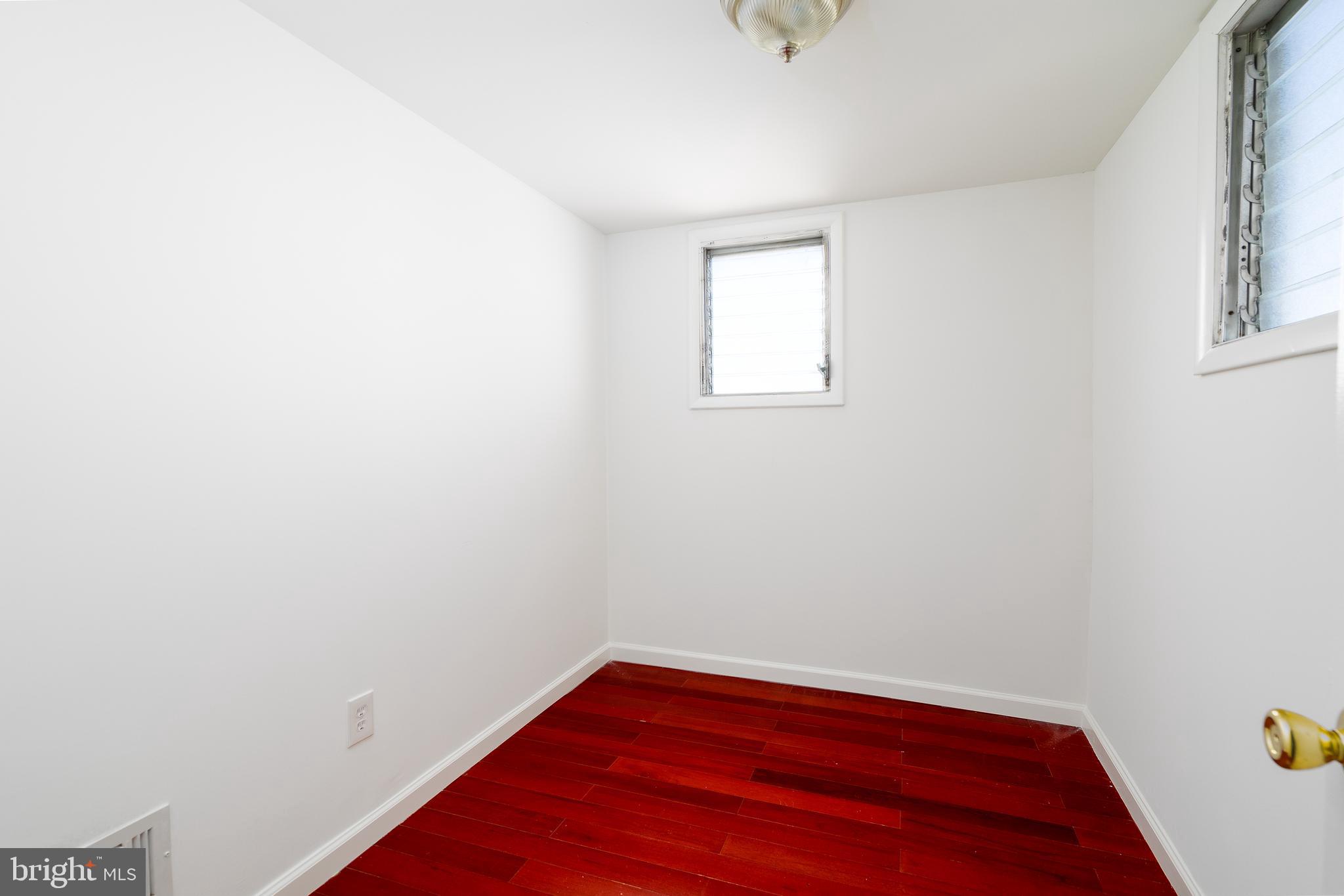 DICKINSON NARROWS - Residential