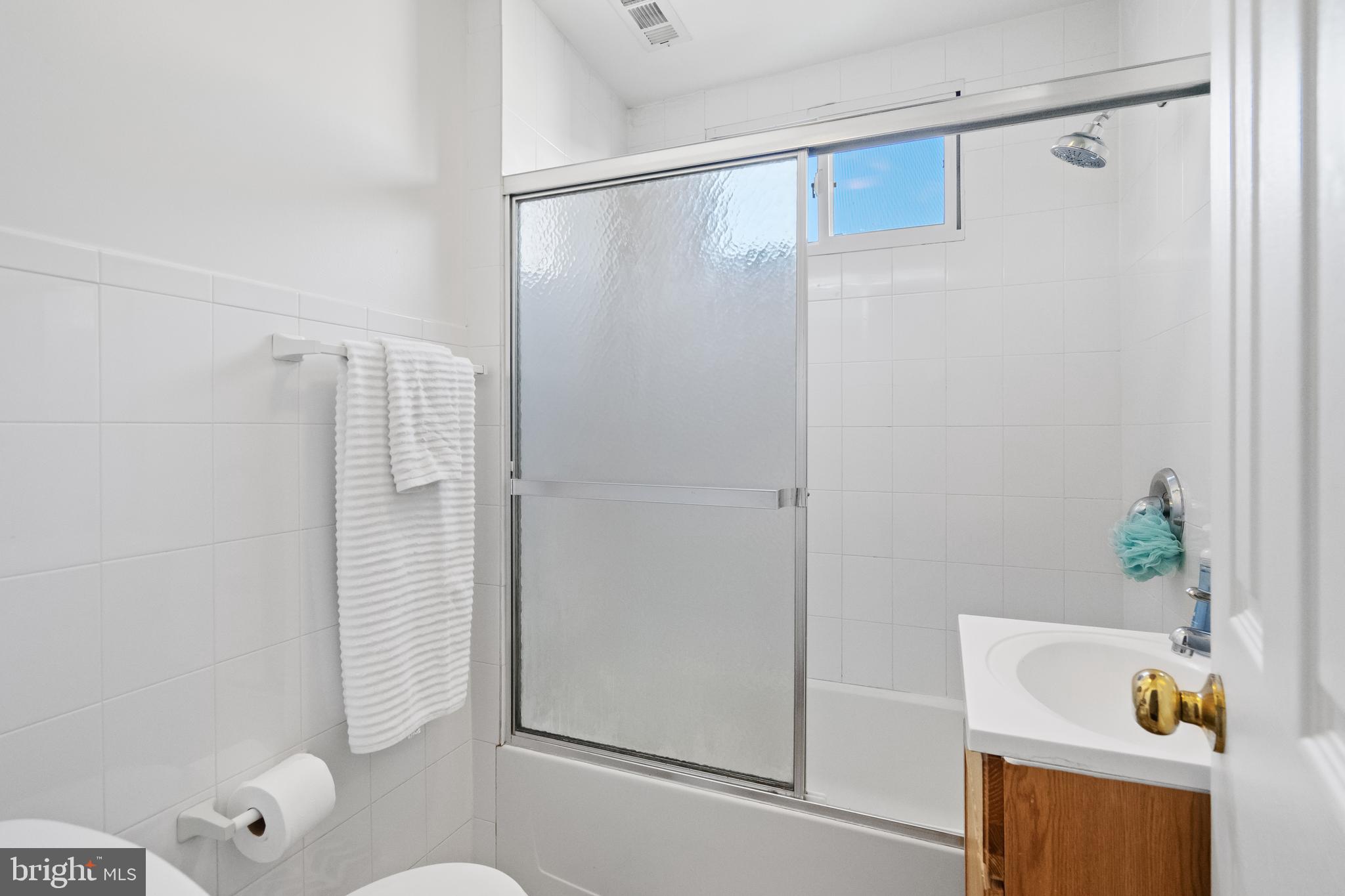 DICKINSON NARROWS - Residential