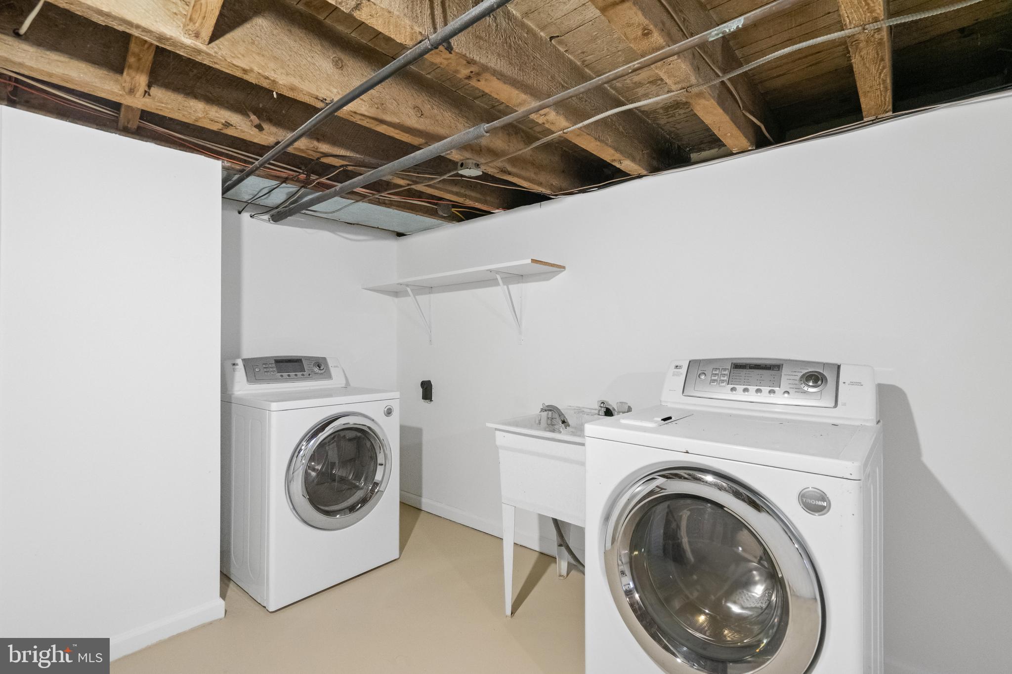 DICKINSON NARROWS - Residential