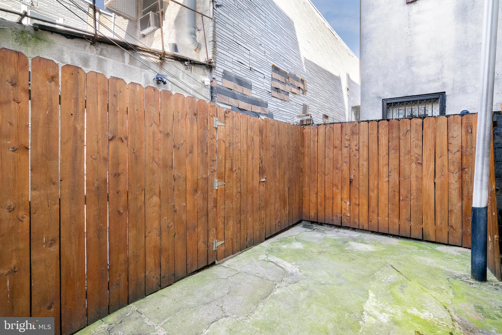 DICKINSON NARROWS - Residential