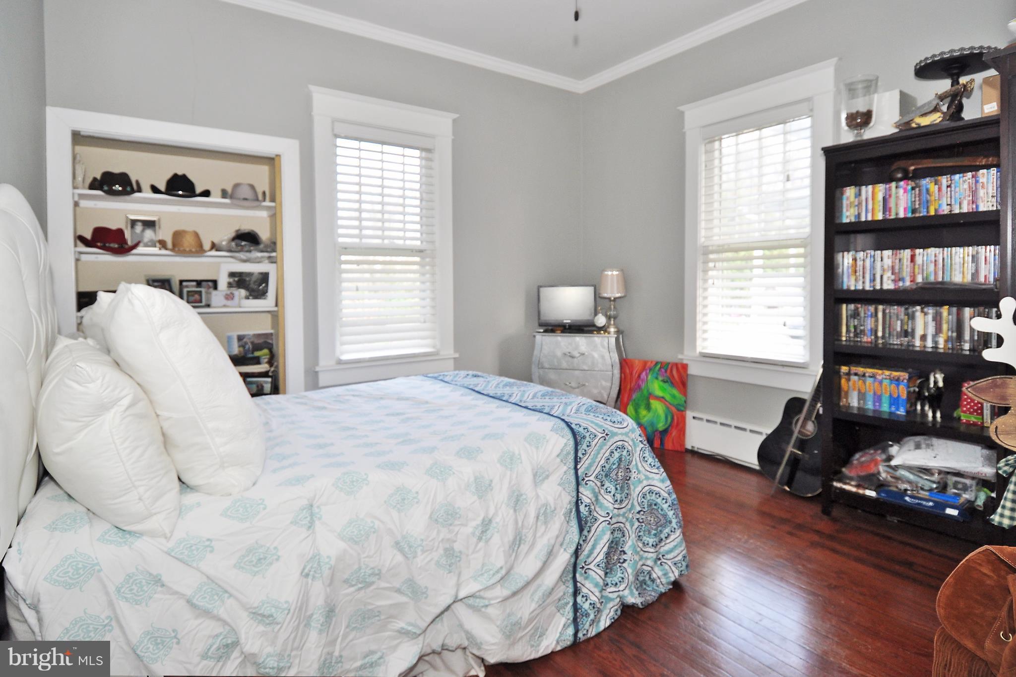 TOWN OF LOVETTSVILLE - Residential