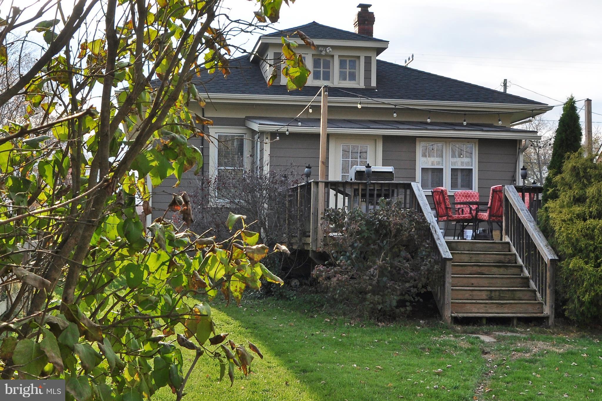 TOWN OF LOVETTSVILLE - Residential