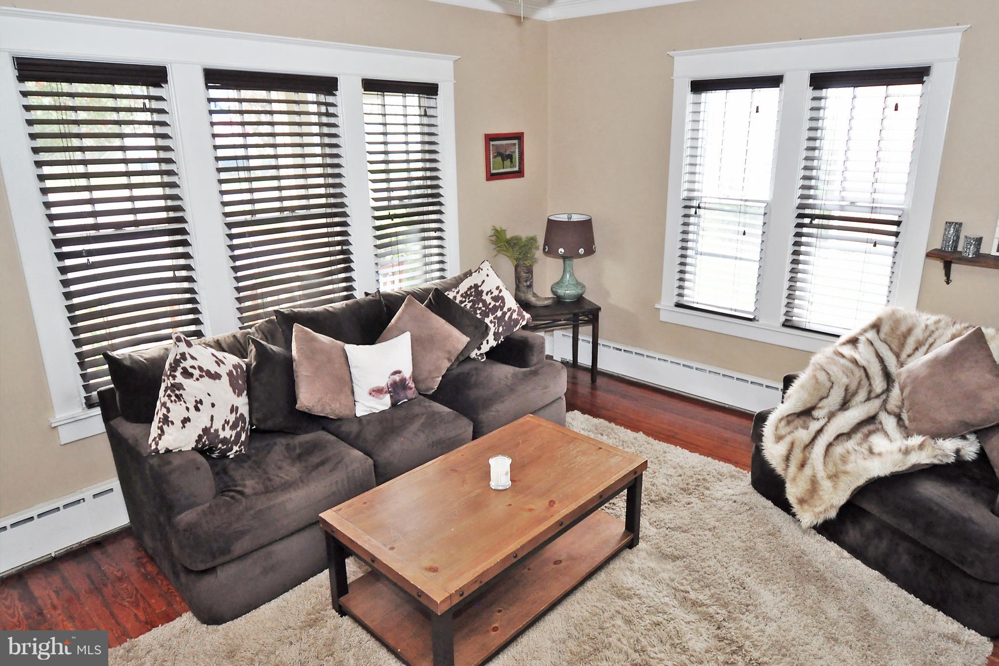 TOWN OF LOVETTSVILLE - Residential