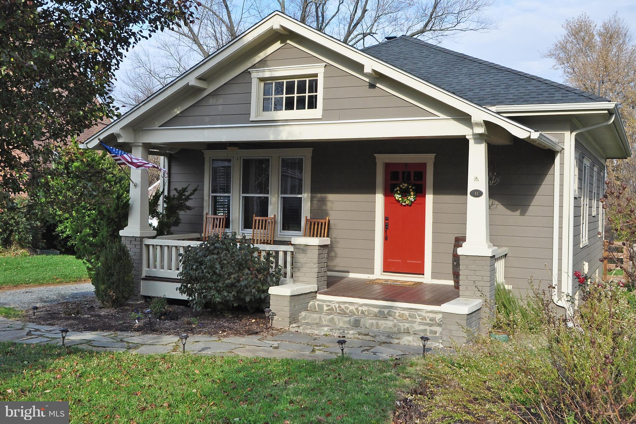 TOWN OF LOVETTSVILLE - Residential