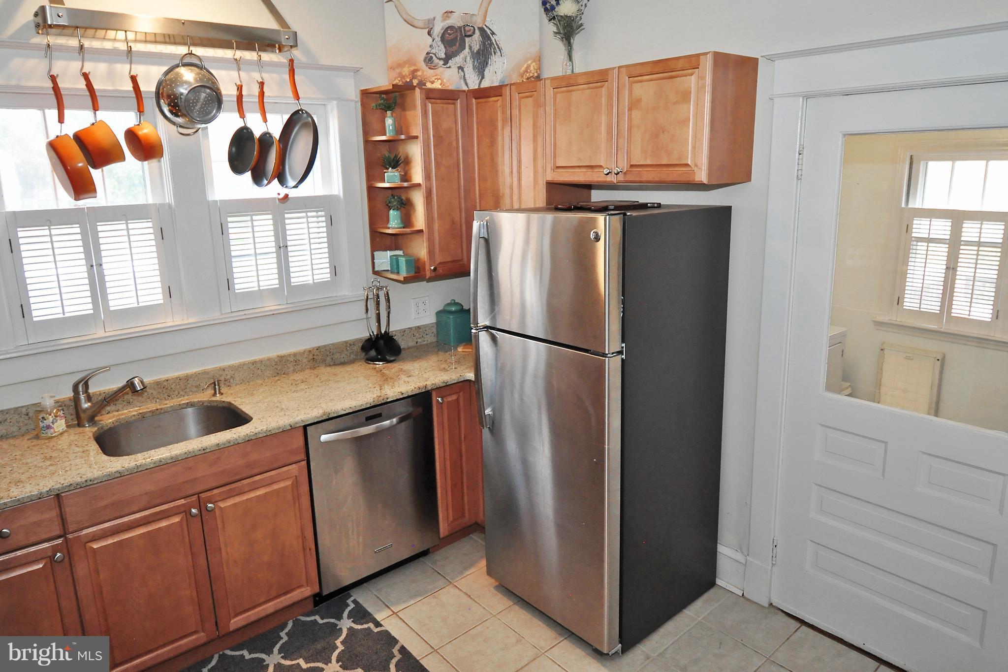 TOWN OF LOVETTSVILLE - Residential