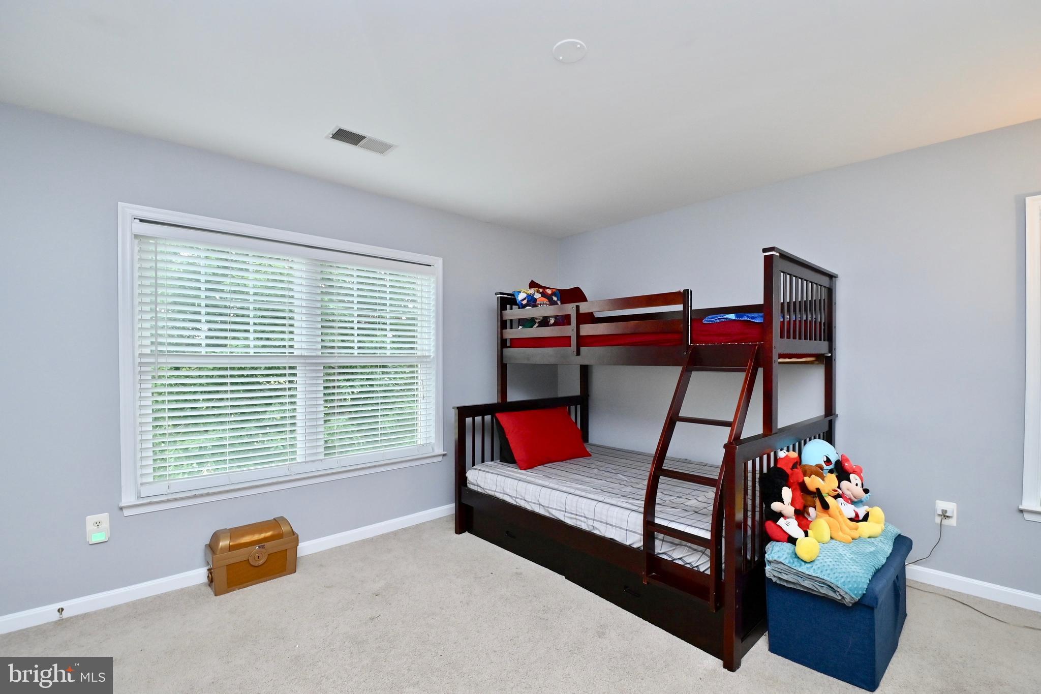 ST CHARLES SUB - SHEFFIELD - Residential Lease