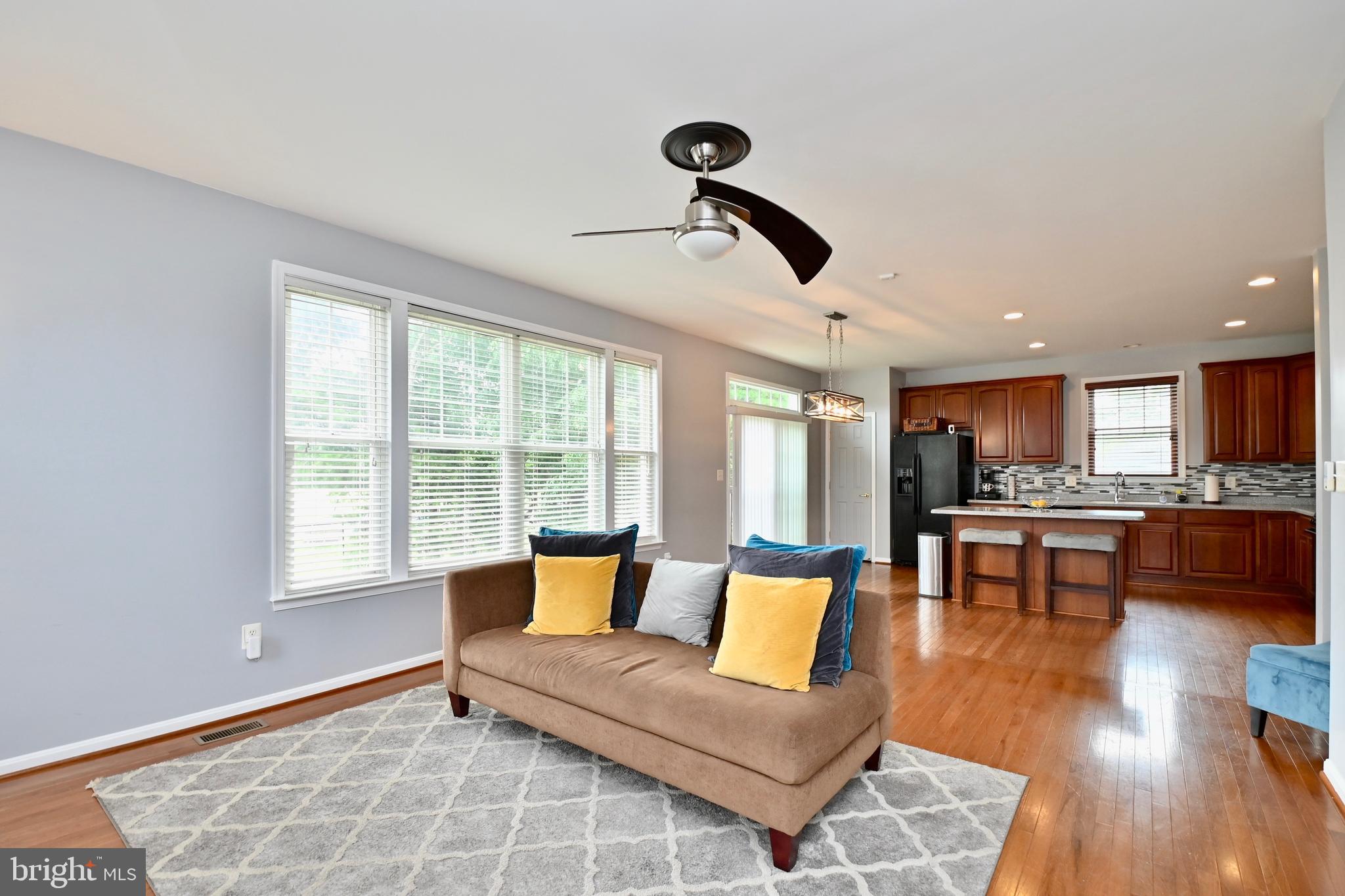 ST CHARLES SUB - SHEFFIELD - Residential Lease