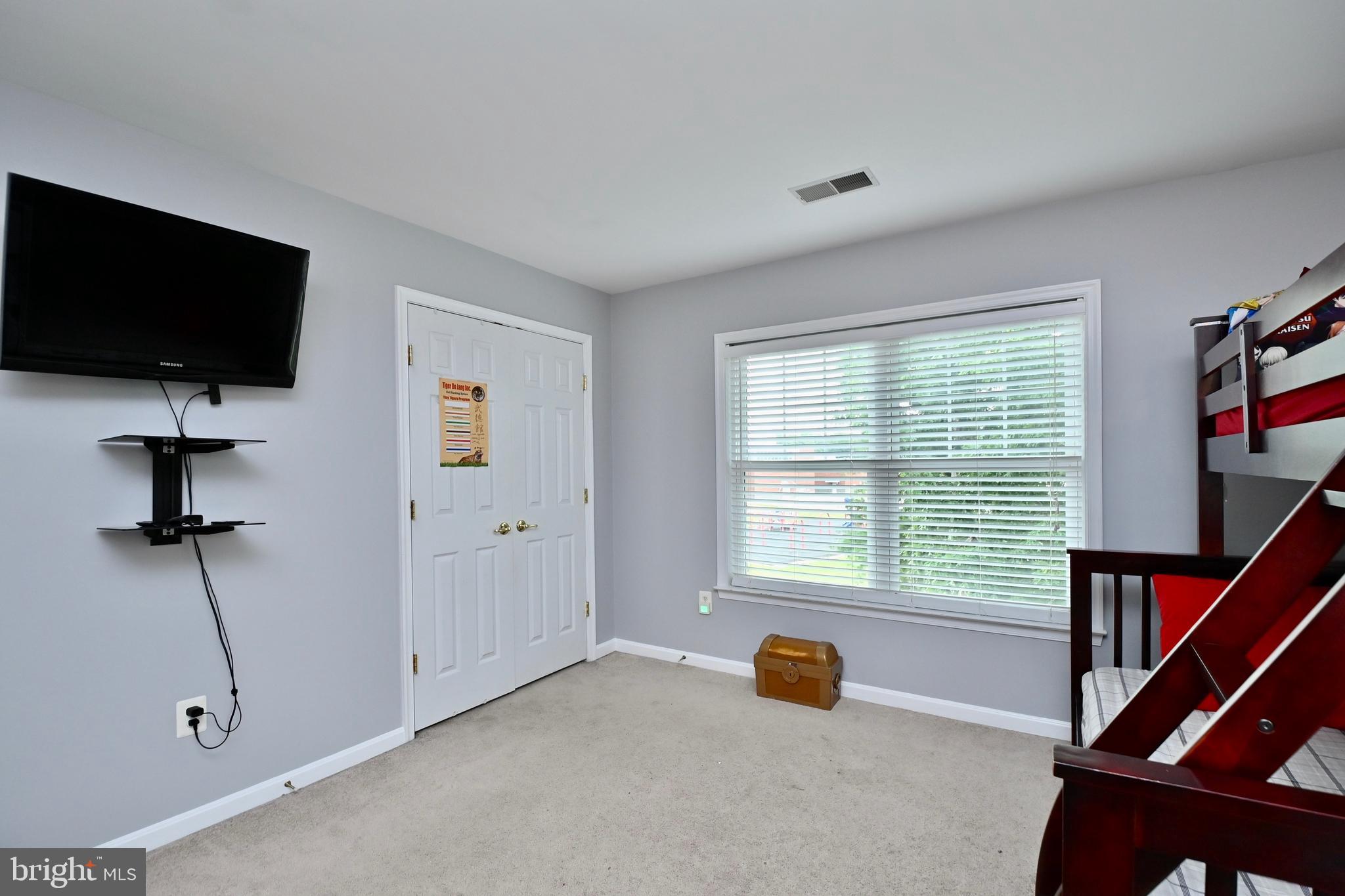 ST CHARLES SUB - SHEFFIELD - Residential Lease