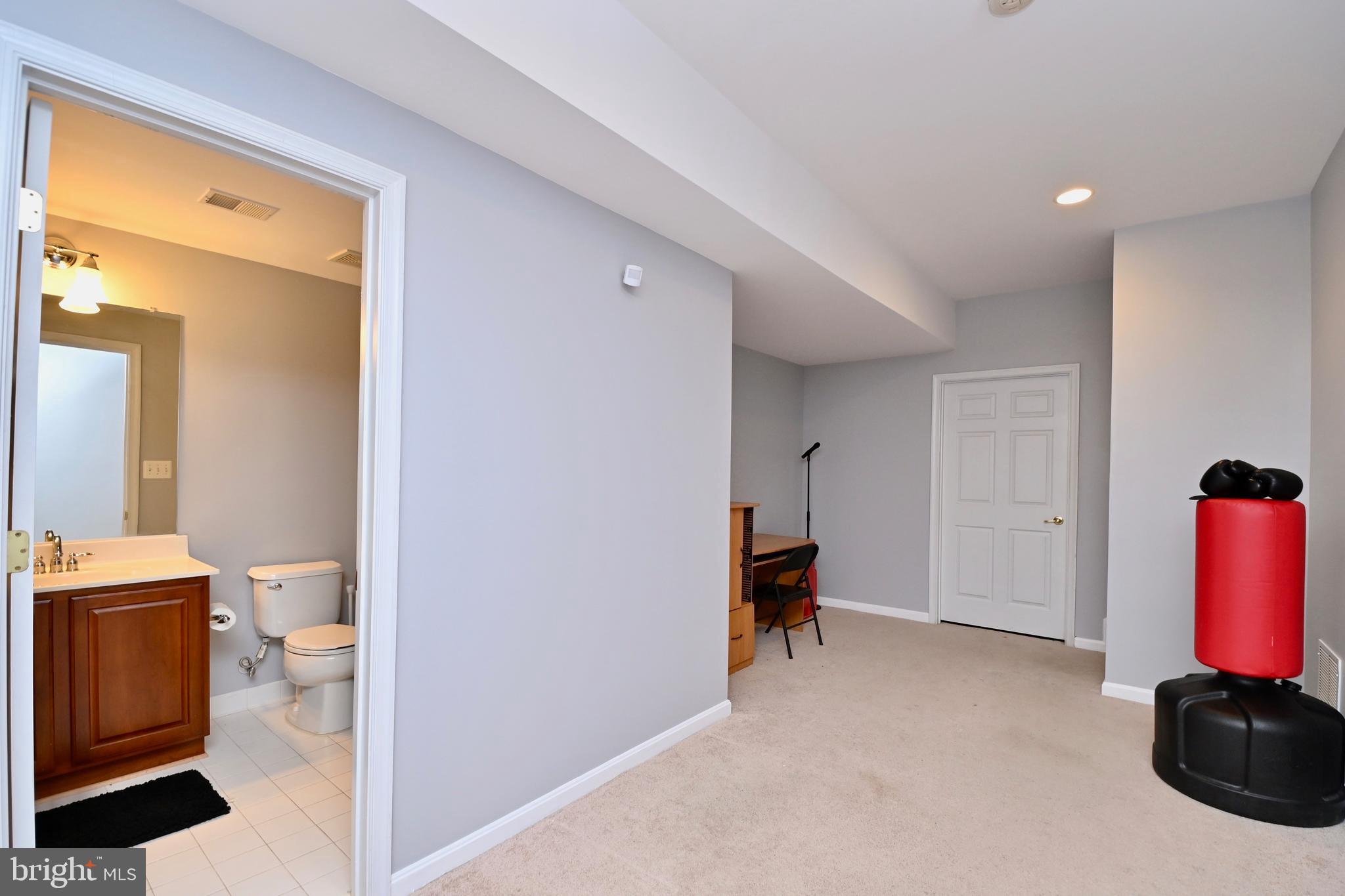 ST CHARLES SUB - SHEFFIELD - Residential Lease