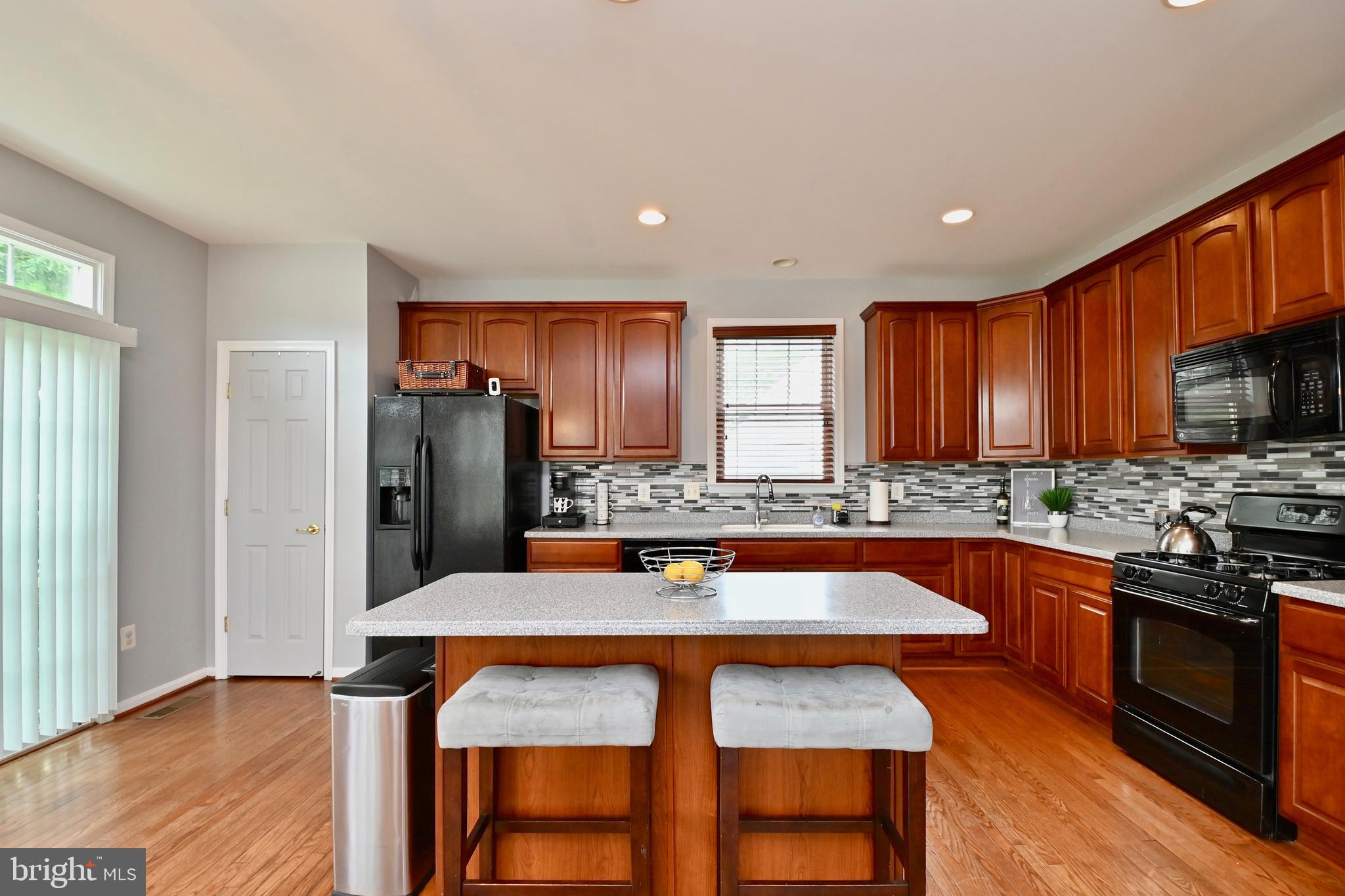 ST CHARLES SUB - SHEFFIELD - Residential Lease