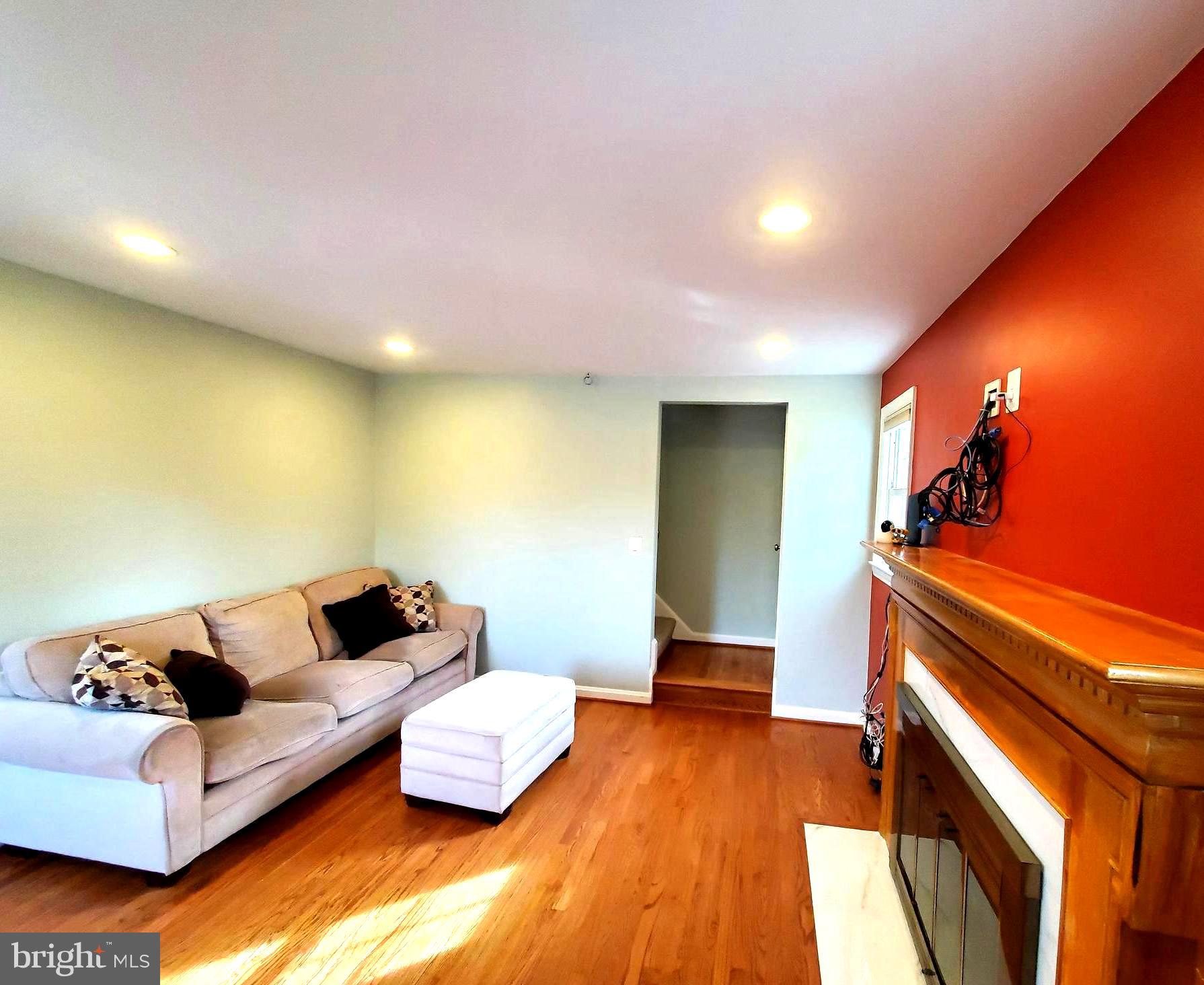 HOLLYWOOD - Residential Lease