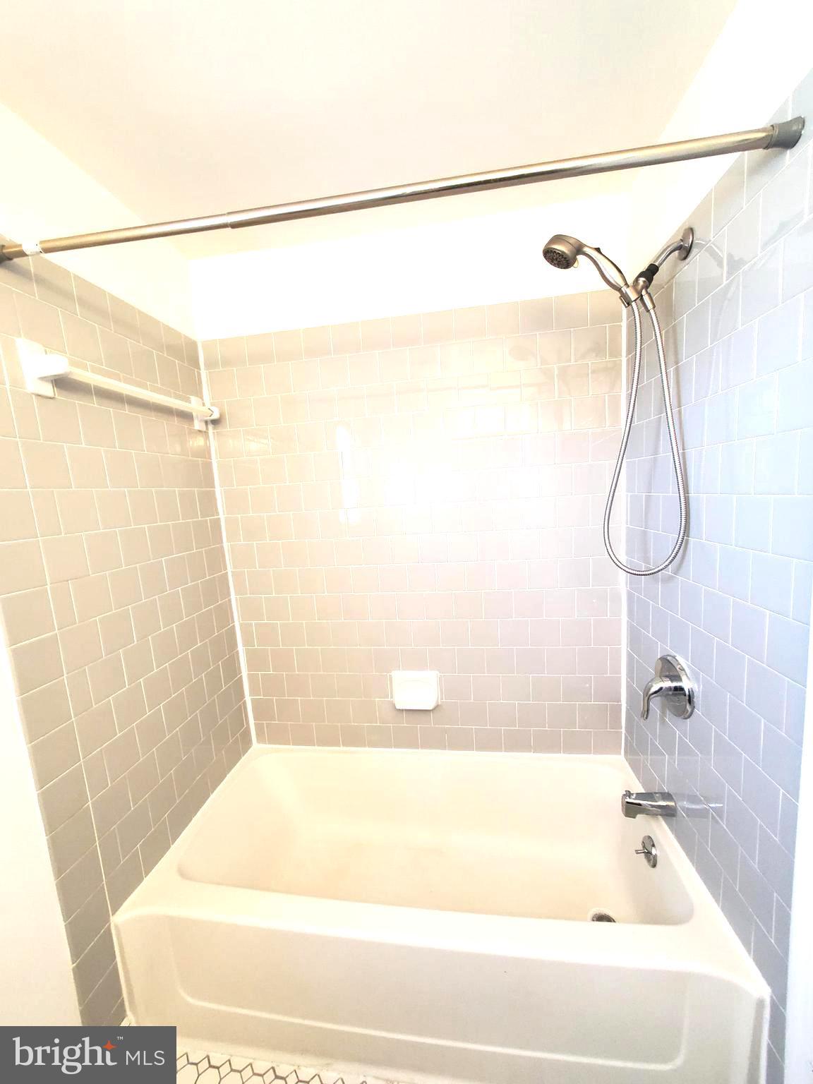 HOLLYWOOD - Residential Lease