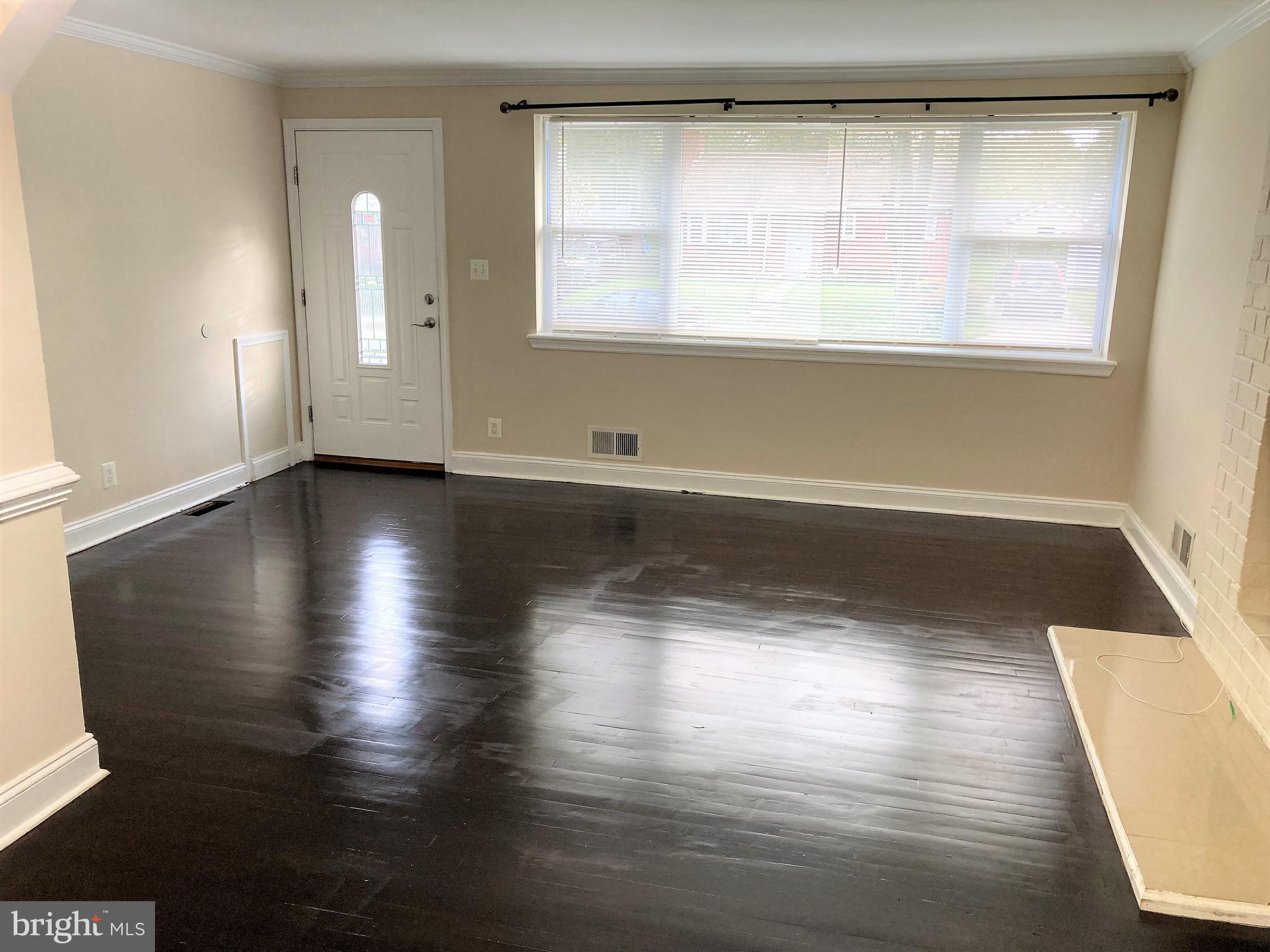 ADELPHI KNOLLS - Residential Lease